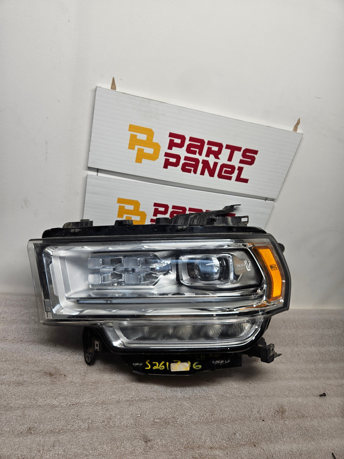 2019-2024 RAM 2500/3500 DRIVER SIDE LED HEADLIGHT OEM USED P68360185AC
