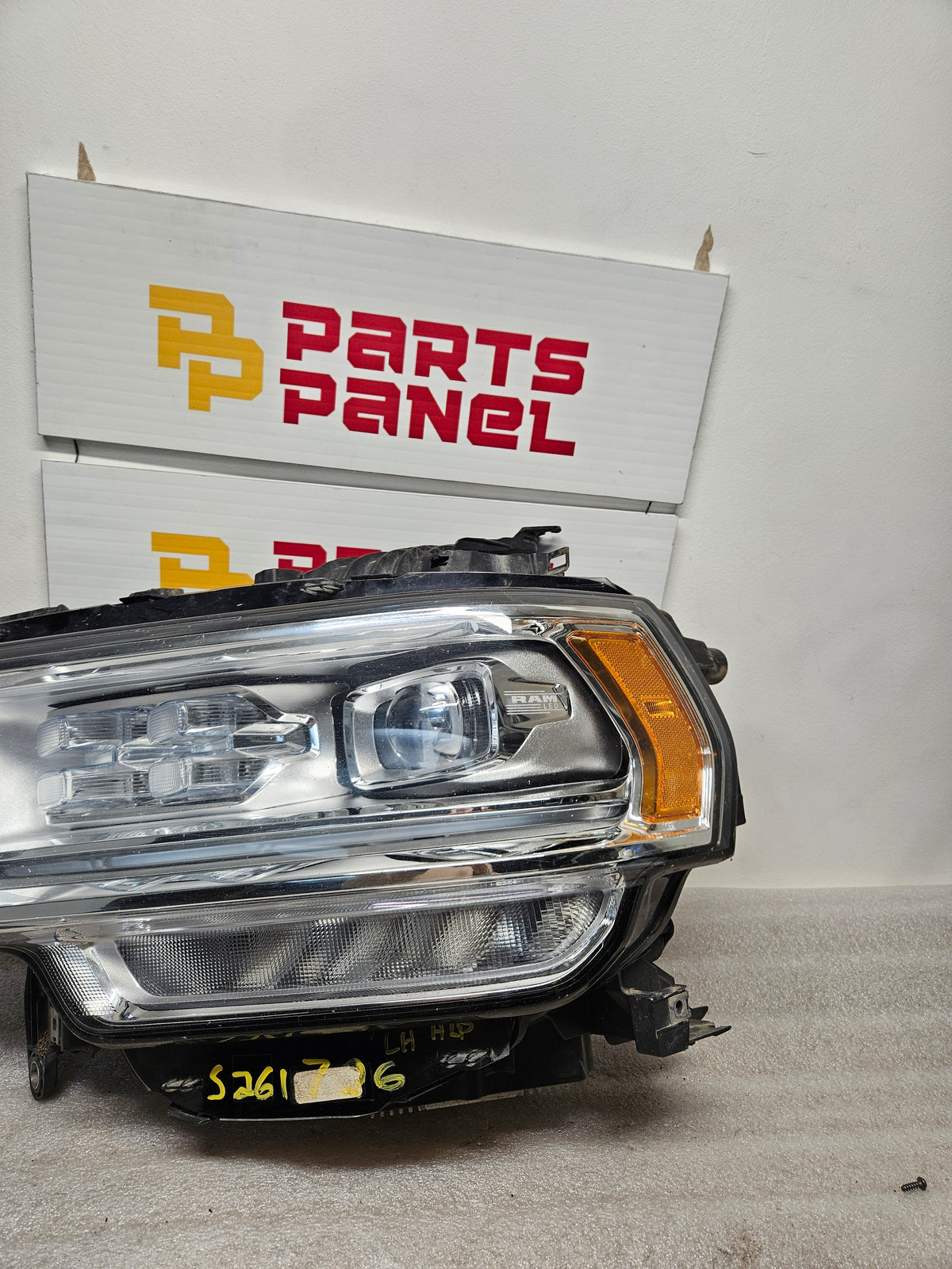 2019-2024 RAM 2500/3500 DRIVER SIDE LED HEADLIGHT OEM USED P68360185AC