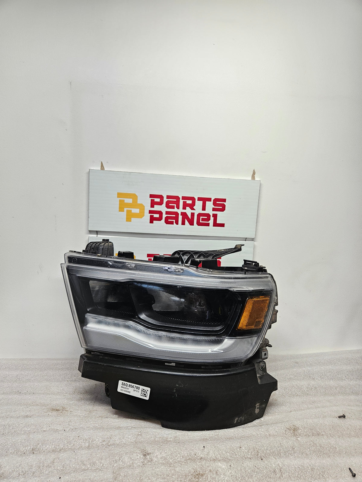 2019-2024 RAM 1500 DRIVER SIDE LED HEADLIGHT OEM USED  68316089AG
