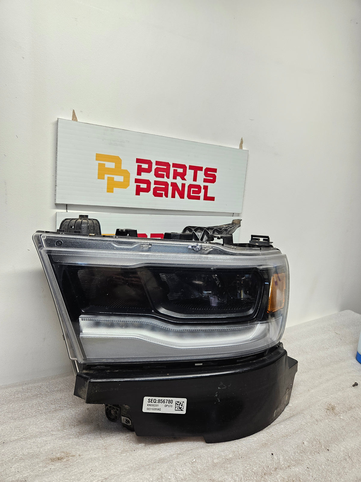 2019-2024 RAM 1500 DRIVER SIDE LED HEADLIGHT OEM USED  68316089AG