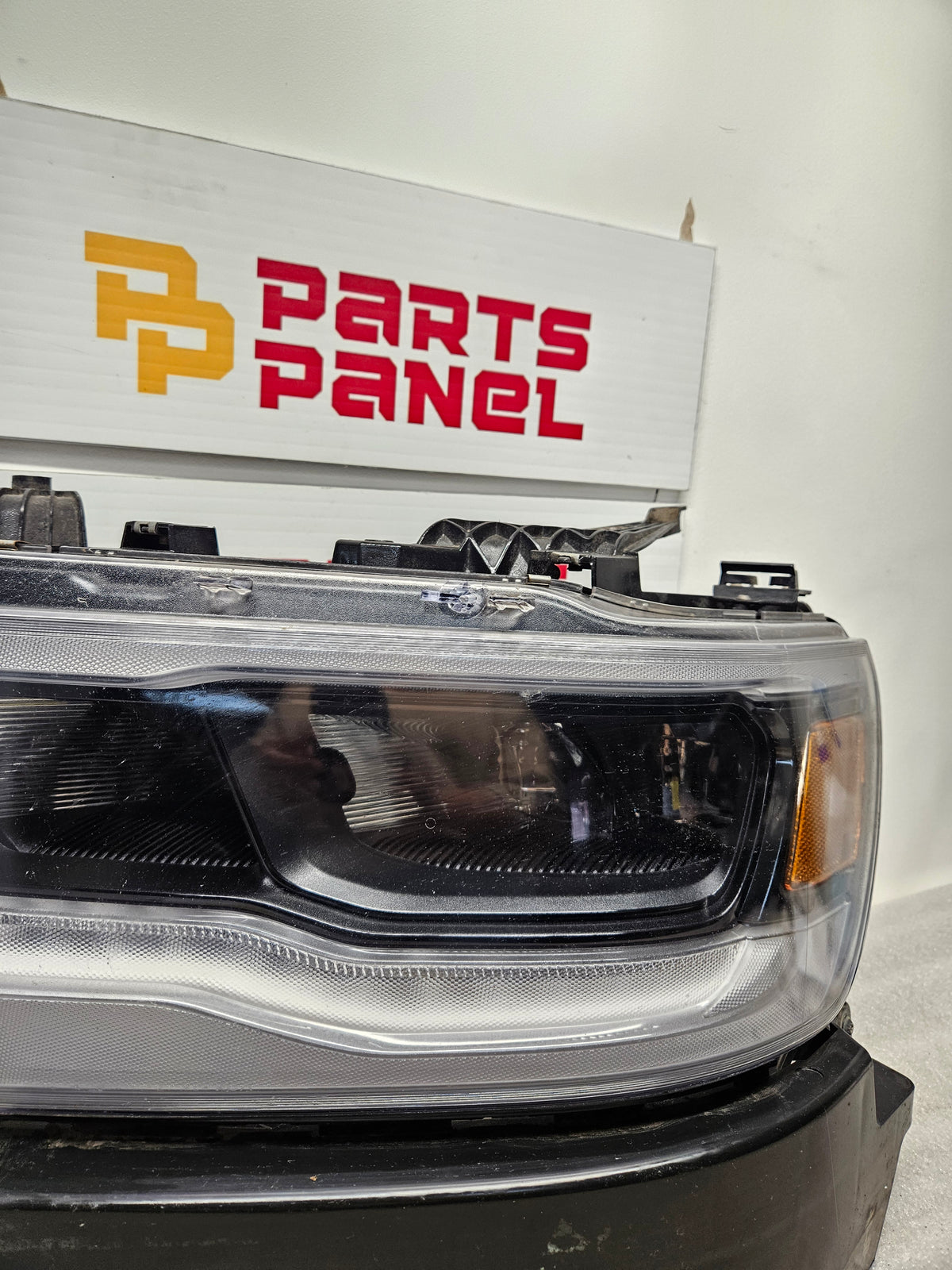 2019-2024 RAM 1500 DRIVER SIDE LED HEADLIGHT OEM USED  68316089AG