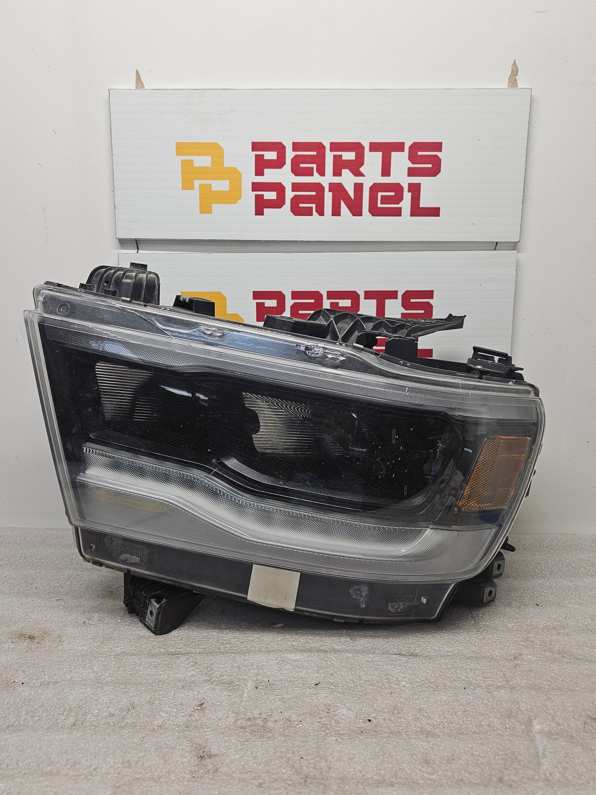 2019-2024 RAM 1500 DRIVER SIDE NEW STYLE LED REFLECTOR OEM USED HEADLIGHT P68316089AH
