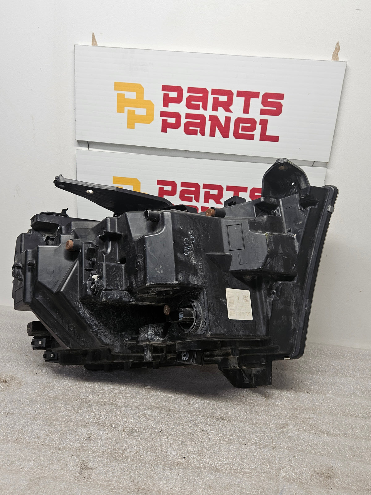 2019-2024 RAM 1500 DRIVER SIDE NEW STYLE LED REFLECTOR OEM USED HEADLIGHT P68316089AH