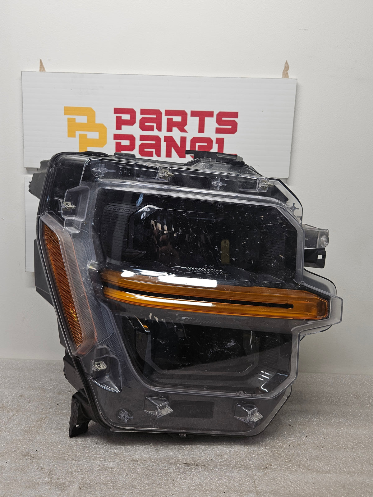 2024-2026 FORD F-150 PASSENGER SIDE LED HEADLIGHT OEM USED RL34-13E014-AG