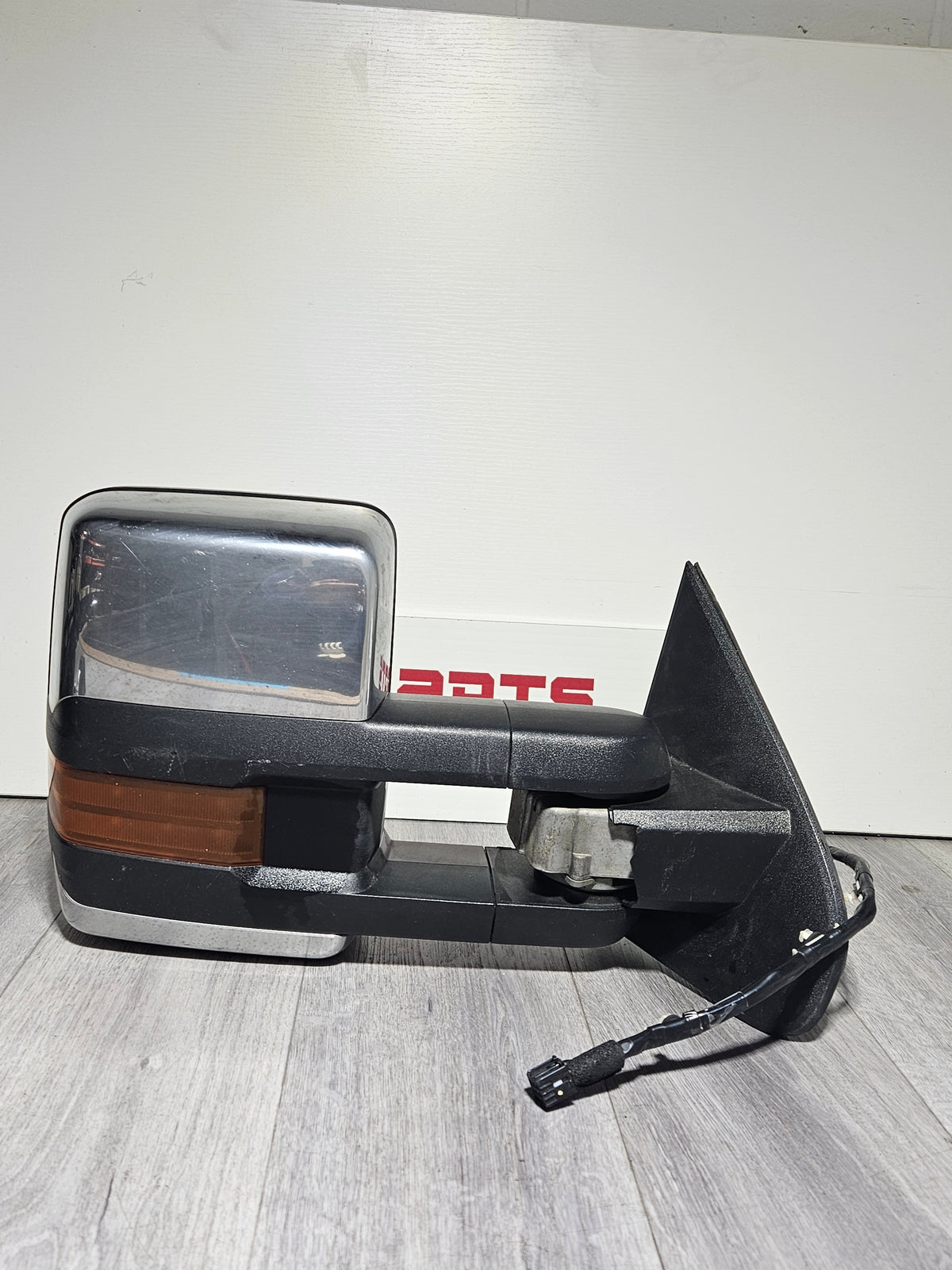 2014-2019 CHEVY SILVERADO 1500/SIERRA 1500 DRIVER SIDE TOWING DOOR MIRROR OEM USED