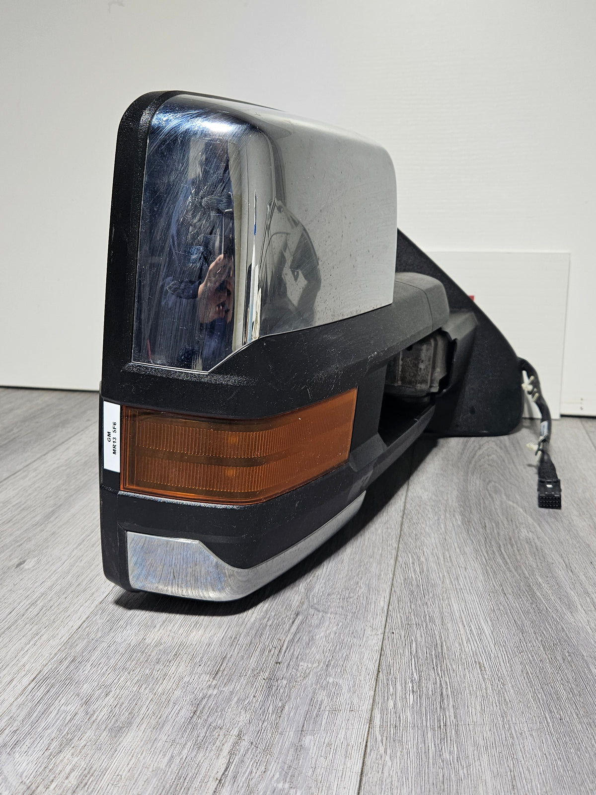 2014-2019 CHEVY SILVERADO 1500/SIERRA 1500 DRIVER SIDE TOWING DOOR MIRROR OEM USED