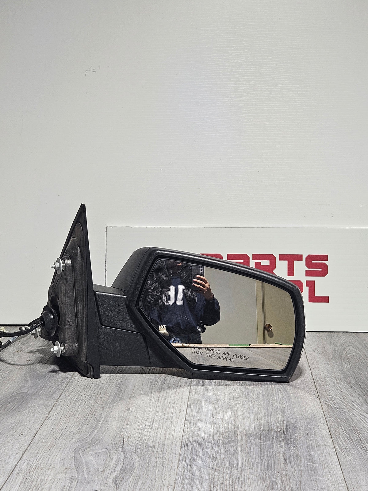 2014-2018 CHEVY SILVERADO/GMC SIERRA 1500, 2500, 3500 PASSENGER SIDE DOOR MIRROR OEM USED  23499413