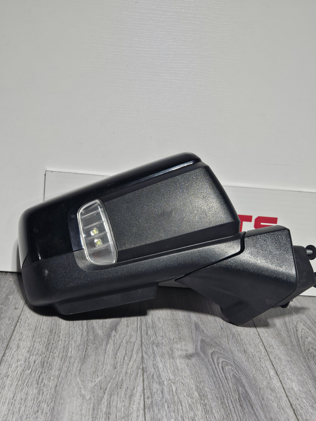 2023-2024 RAM 2500 AND 3500 PASSENGER SIDE DOOR MIRROR OEM USED 68509722AD