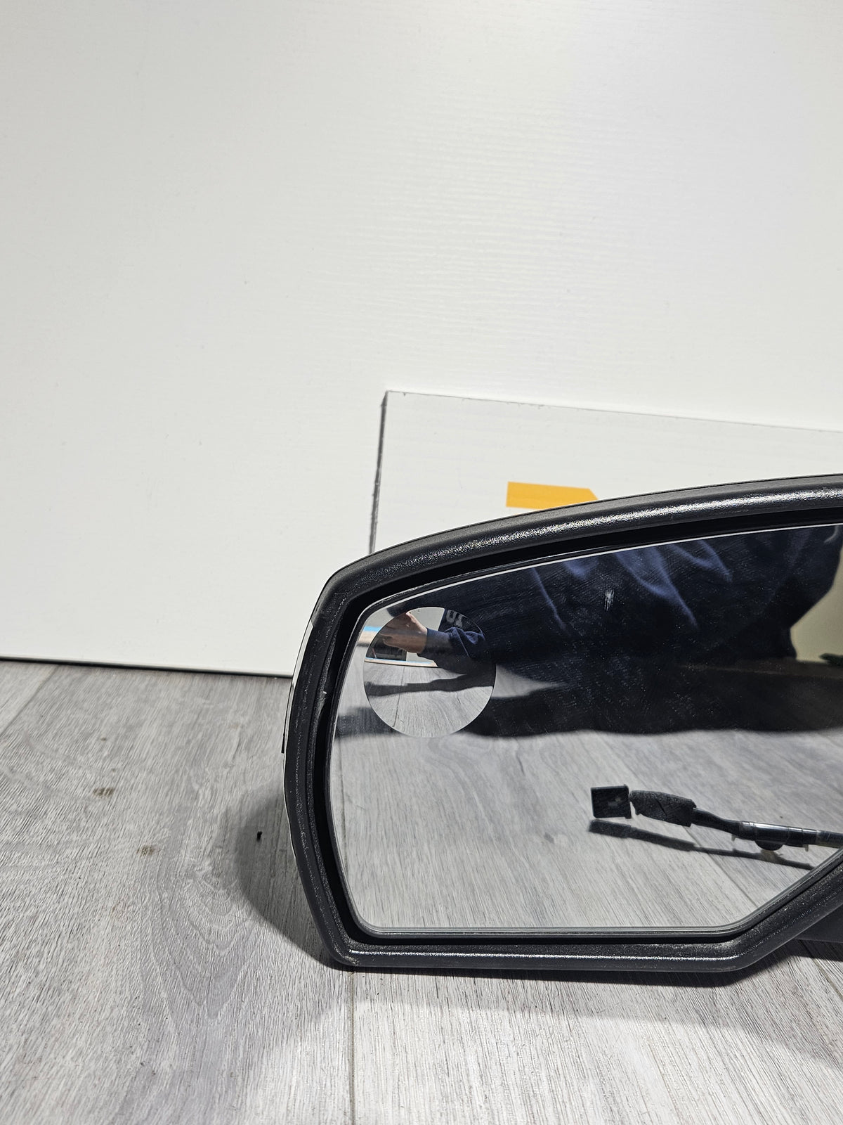2014-2019 SIERRA/SILVERADO 1500-3500 LEFT HAND DRIVER DOOR MIRROR OEM USED 23206731