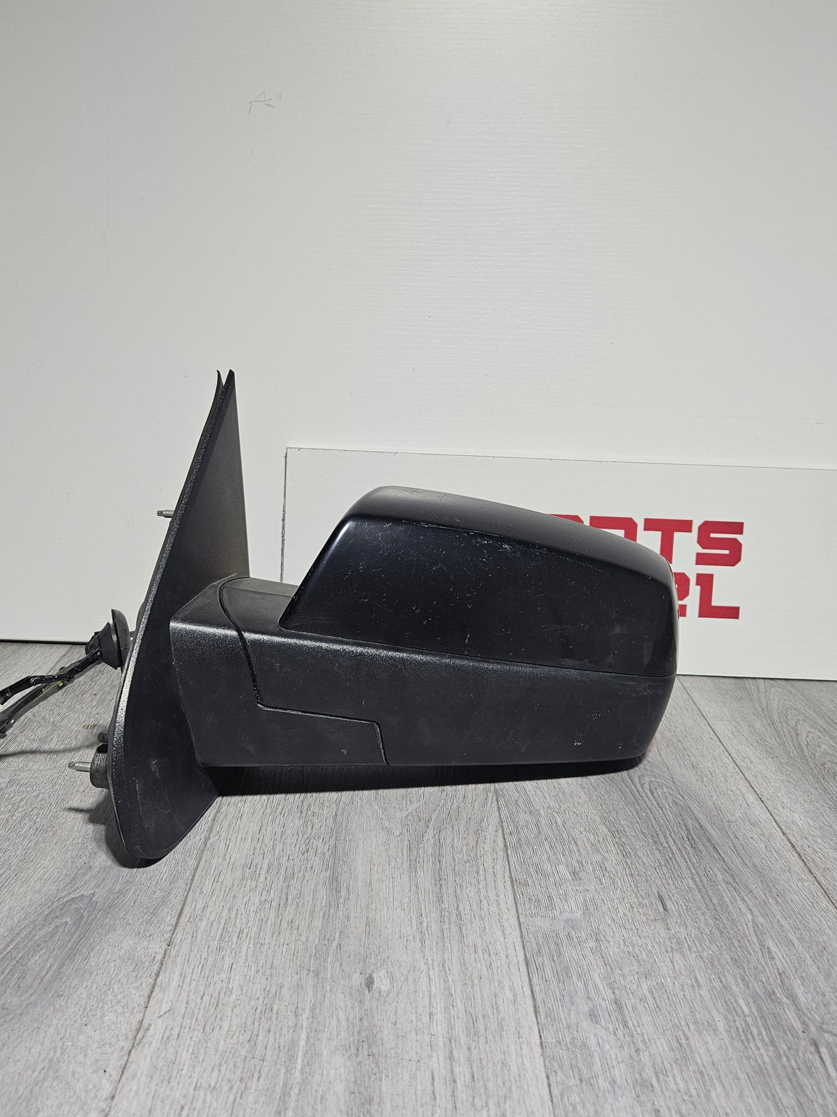 2014-2019 SIERRA/SILVERADO 1500-3500 LEFT HAND DRIVER DOOR MIRROR OEM USED 23206731