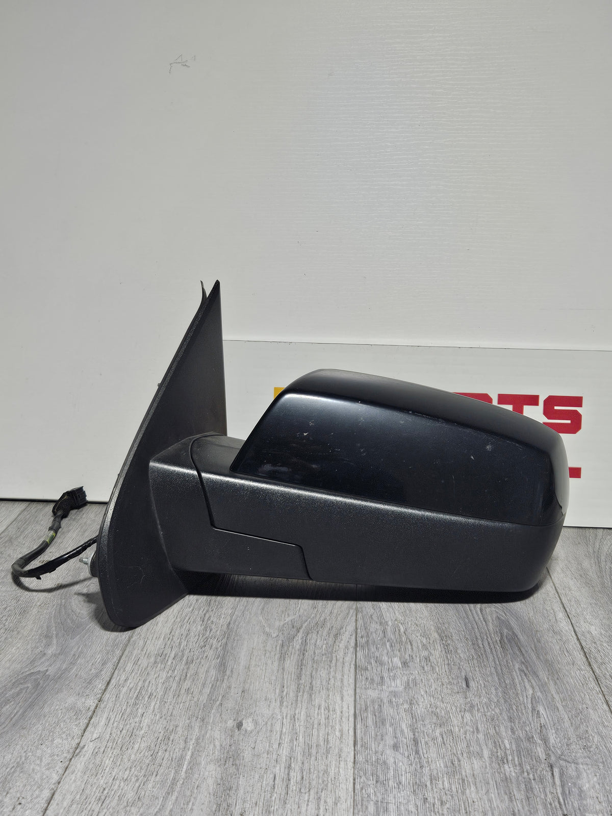 2014-2018 CHEVY/SIERRA 1500 DRIVER SIDE DOOR MIRROR OEM USED 23180080