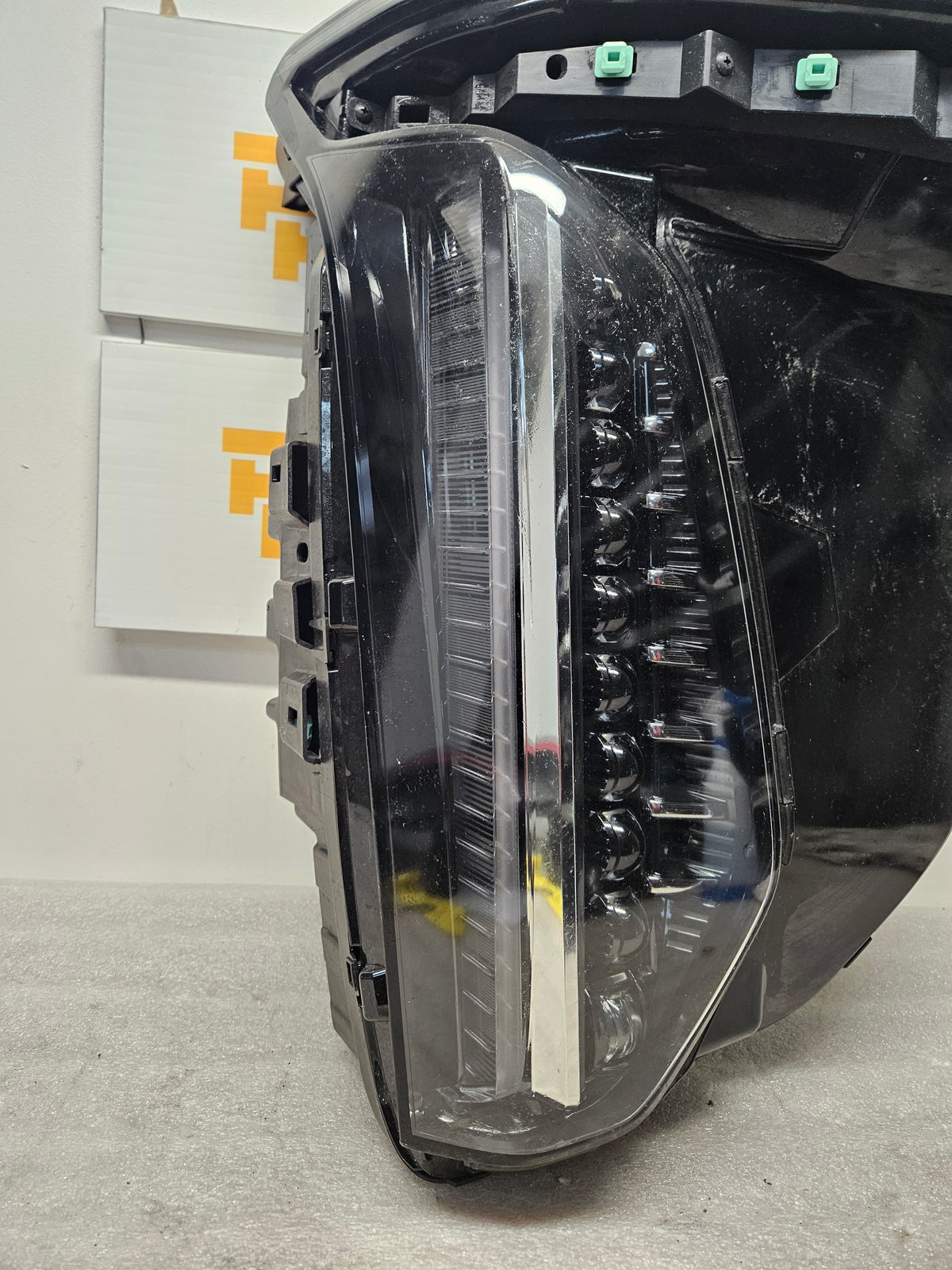 2025 2027 CADILLAC ESCALADE PASSENGER SIDE LED HEADLIGHT OEM USED