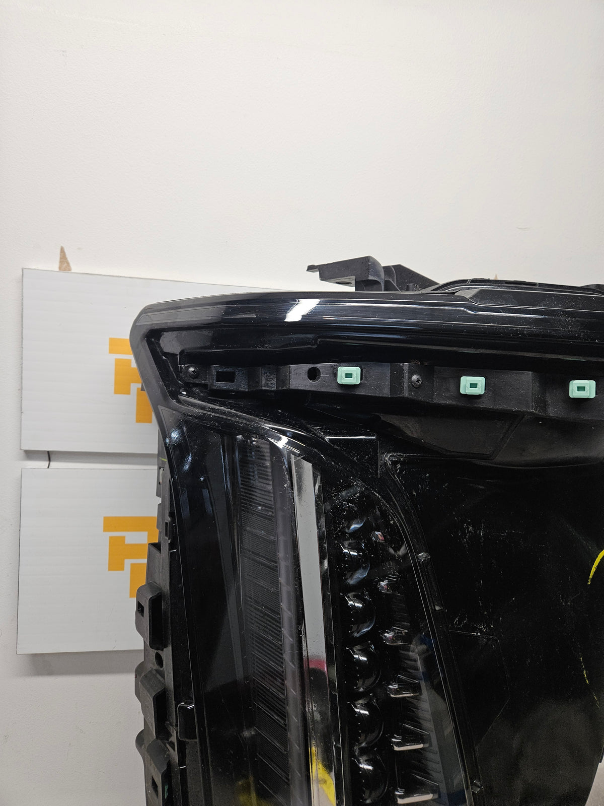 2025 2027 CADILLAC ESCALADE PASSENGER SIDE LED HEADLIGHT OEM USED
