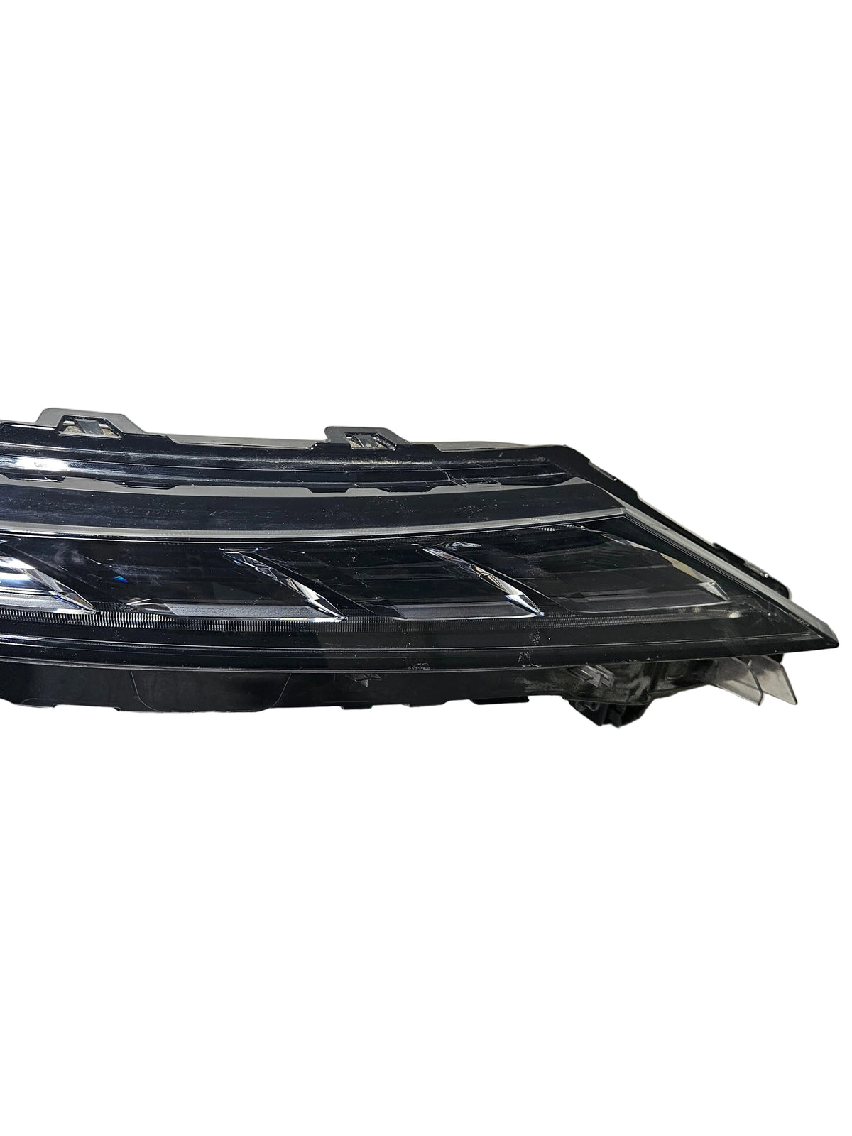 2022-2026 MITSUBISHI OUTLANDER PASSENGER SIDE LED FRONT COMBINATION LAMP OEM USED 8310A044