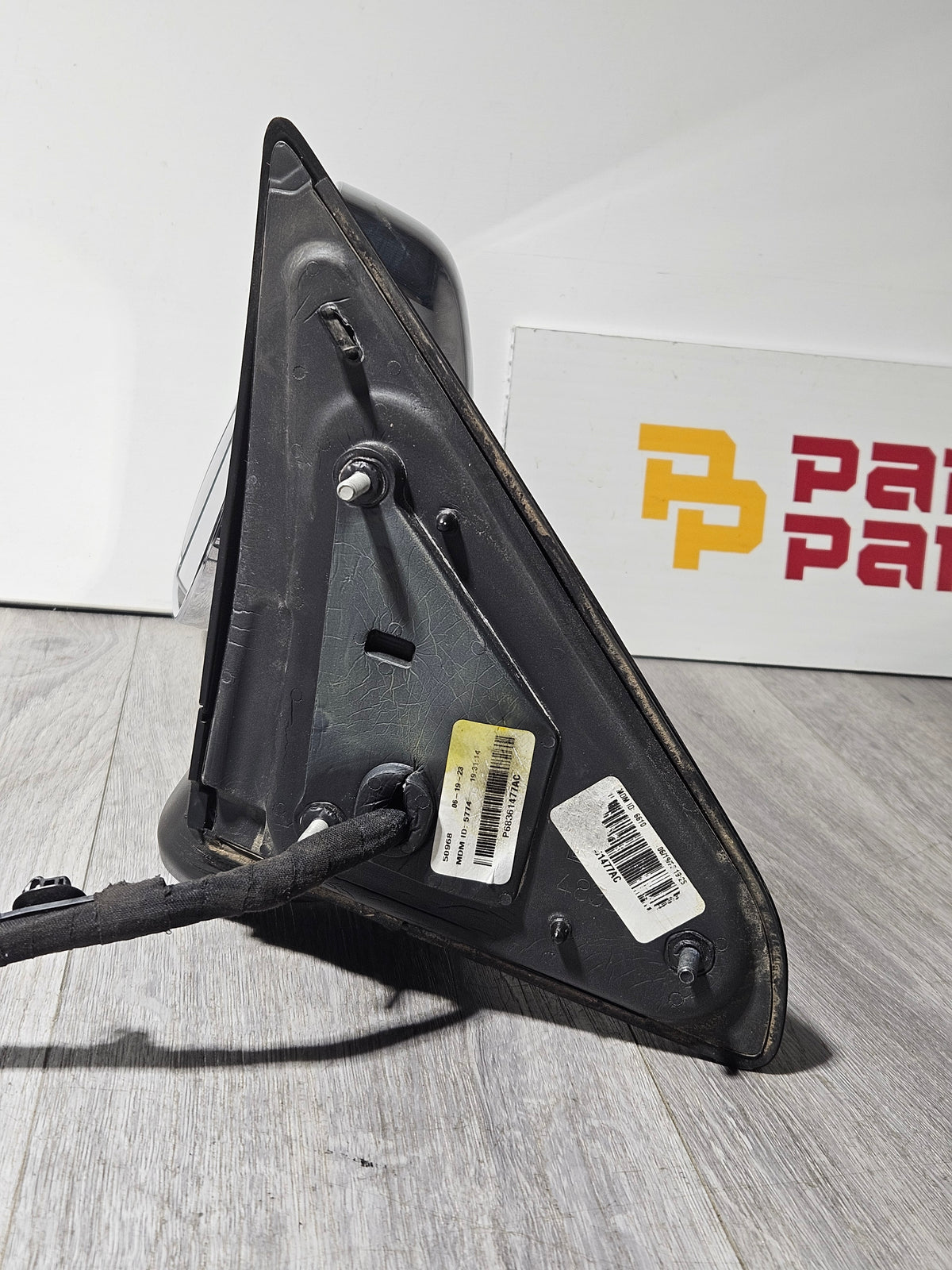 2019-2022 RAM 2500 AND 3500 HEAVY DUTY TRUCK DRIVER SIDE MIRROR OEM USEDKJ