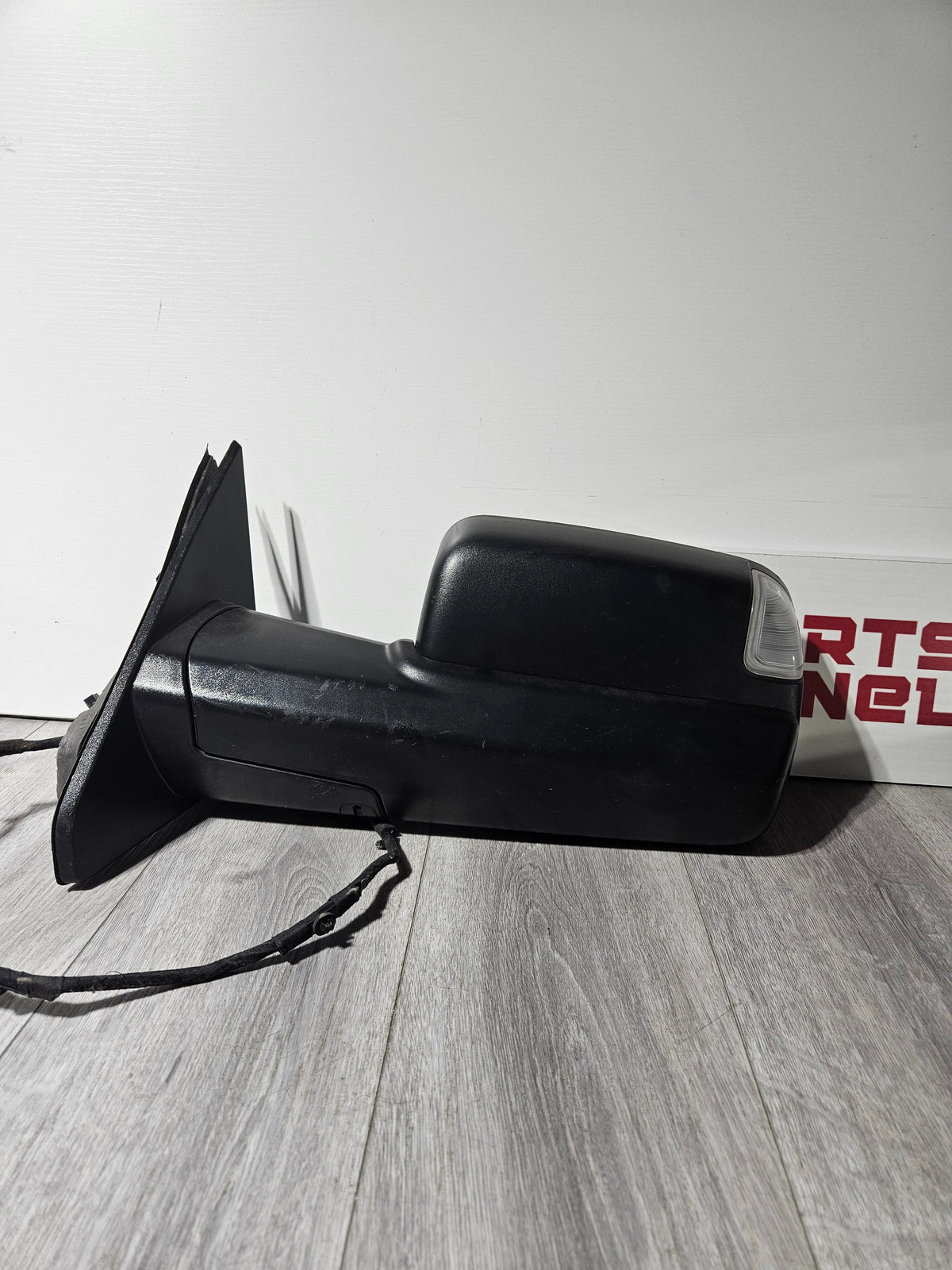 2019-2024 RAM 1500 DRIVER SIDE DOOR MIRROR BLACK OEM USED 68493429AA