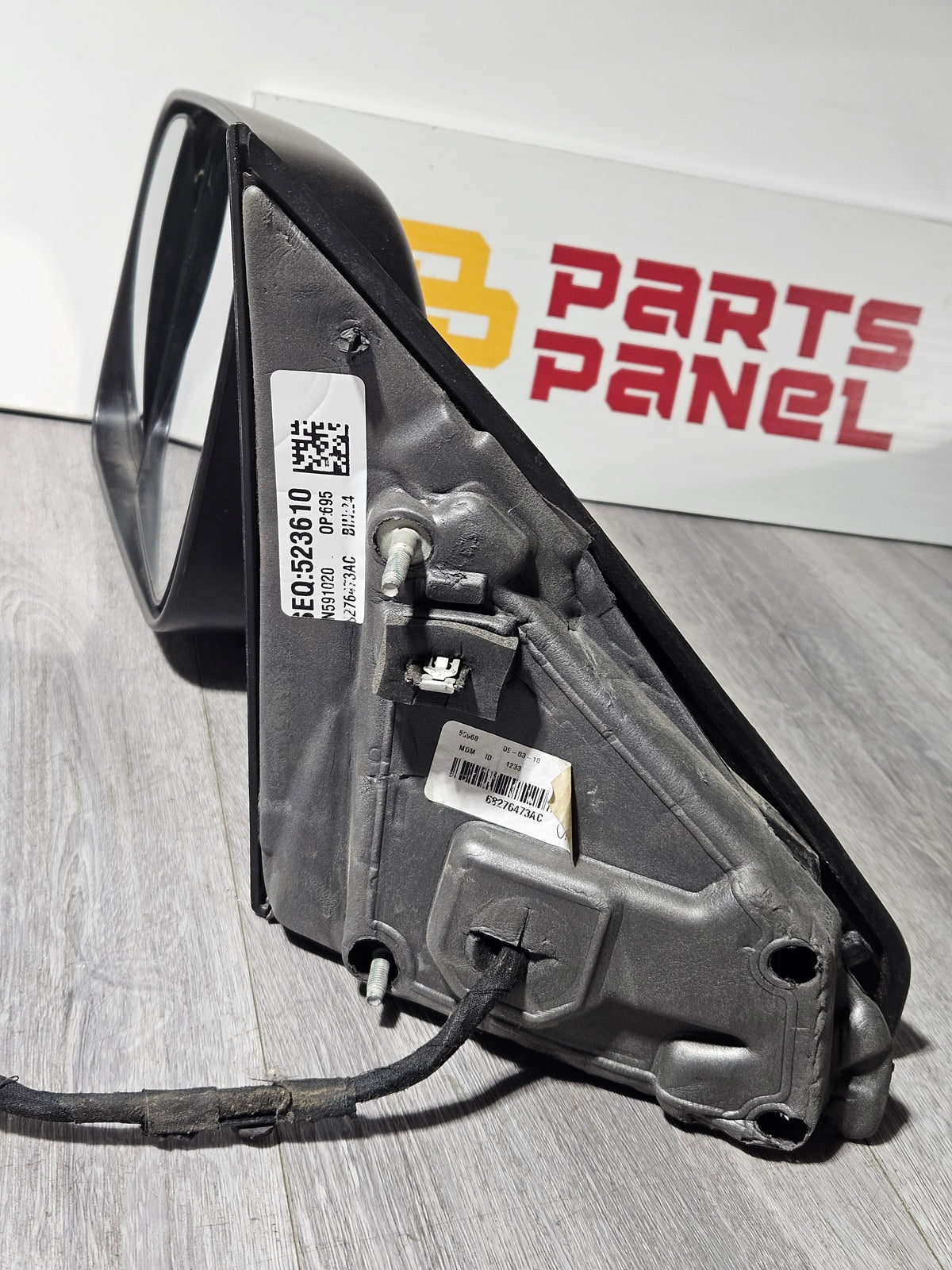2019-2024 RAM 1500 DRIVER SIDE MIRROR OEM USED 68276473AC.
