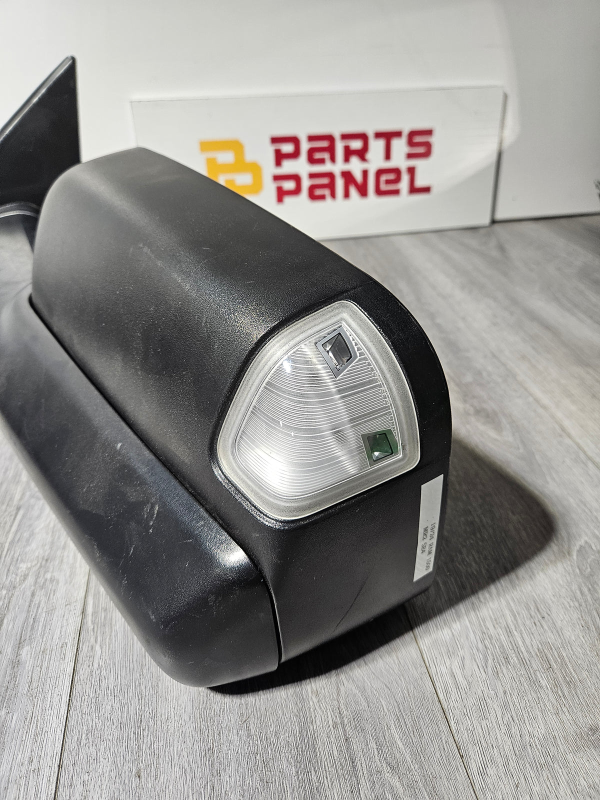 2019-2024 RAM 1500 DRIVER SIDE MIRROR OEM USED 68276473AC.