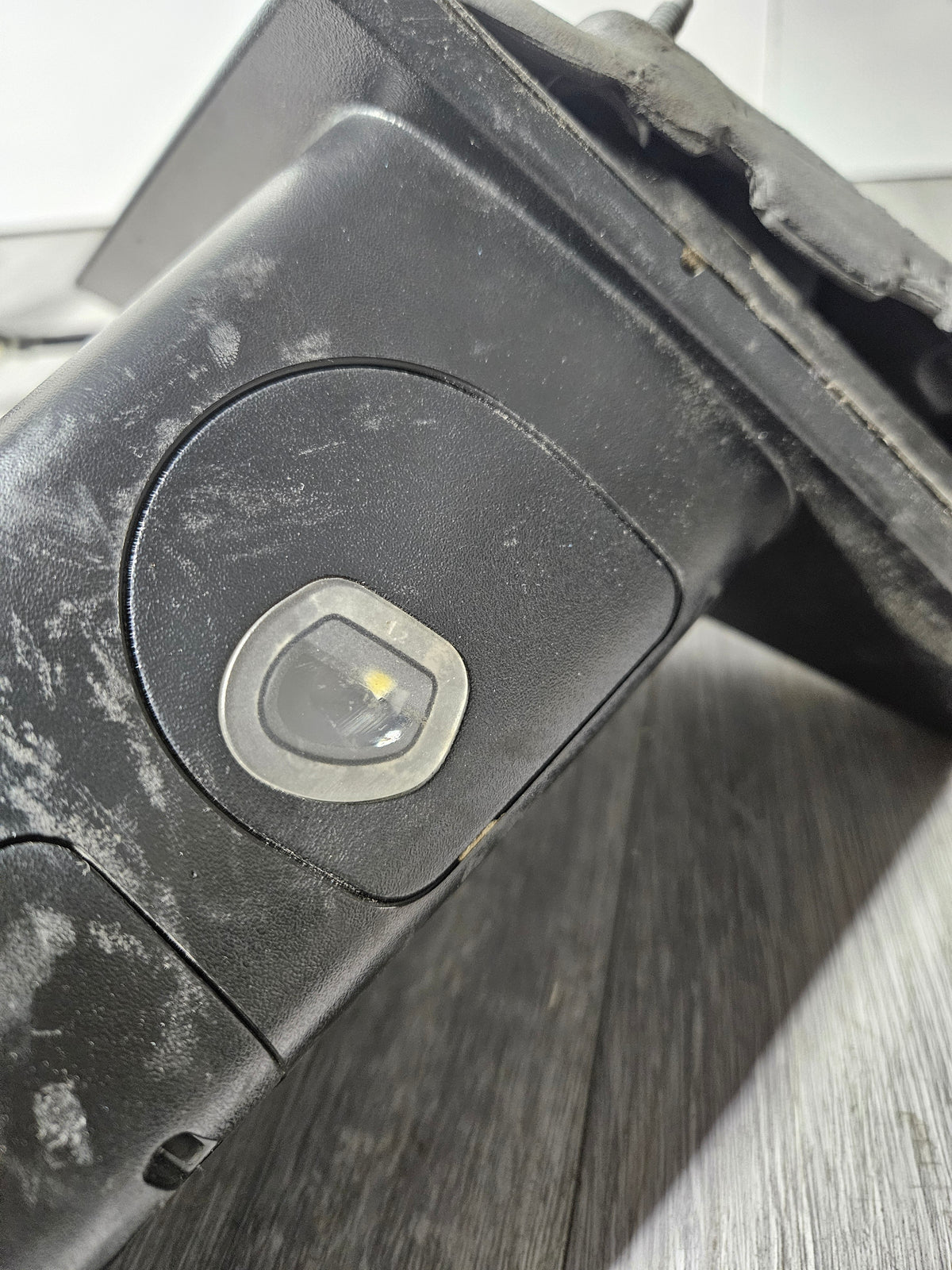 2019-2024 RAM 1500 DRIVER SIDE MIRROR OEM USED 68276473AC.