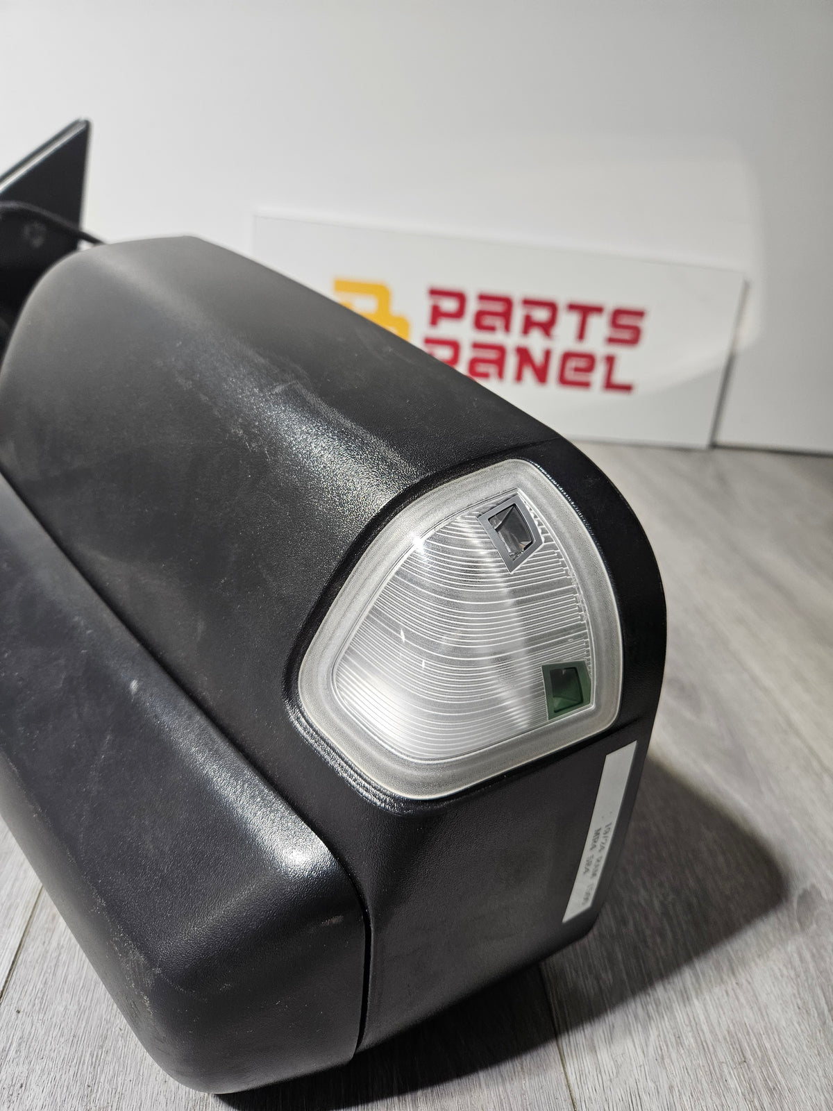 2019-2024 RAM 1500 DRIVER SIDE MIRROR OEM USED 68276473AC.