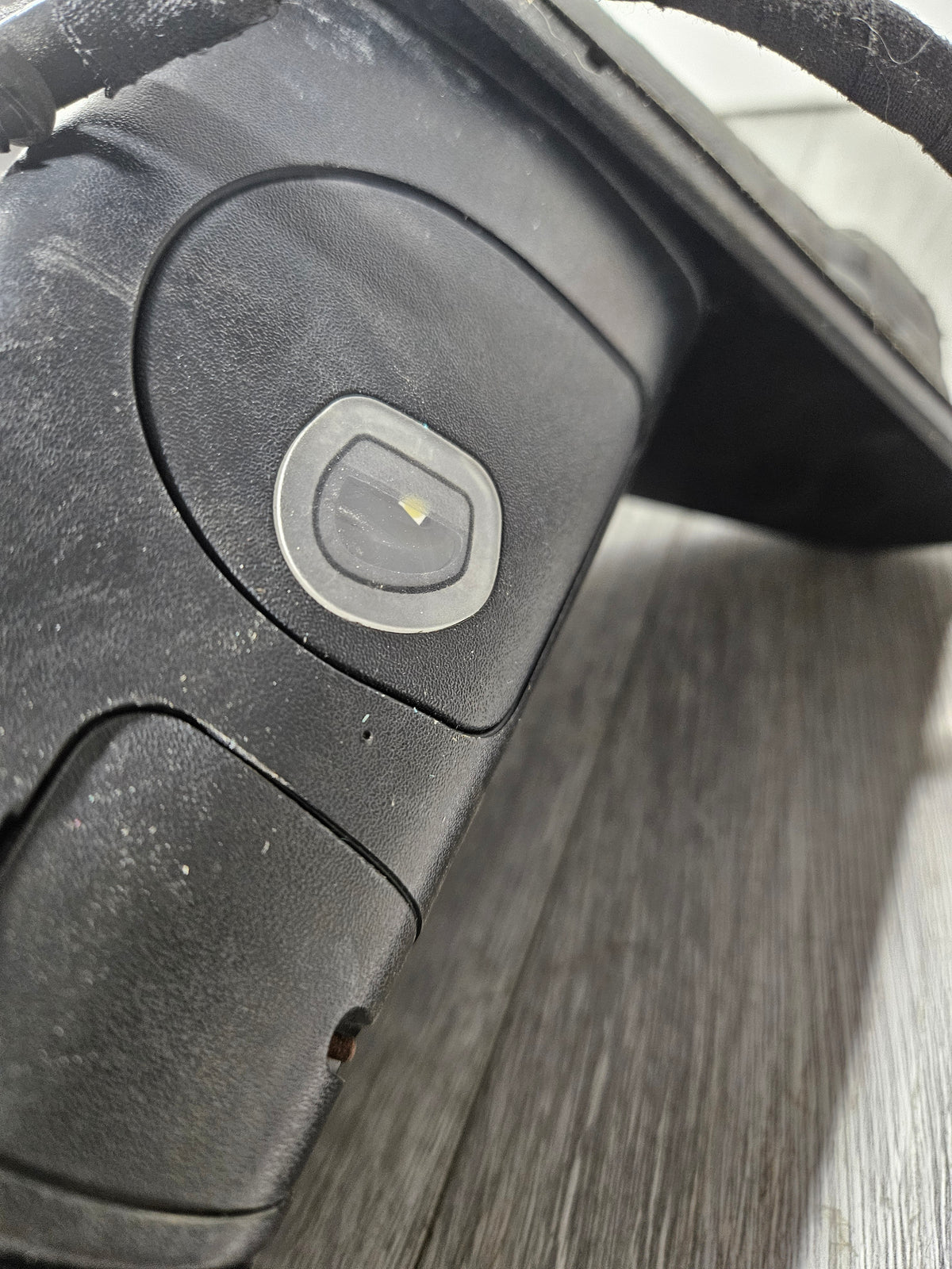 2019-2024 RAM 1500 DRIVER SIDE MIRROR OEM USED 68276473AC.