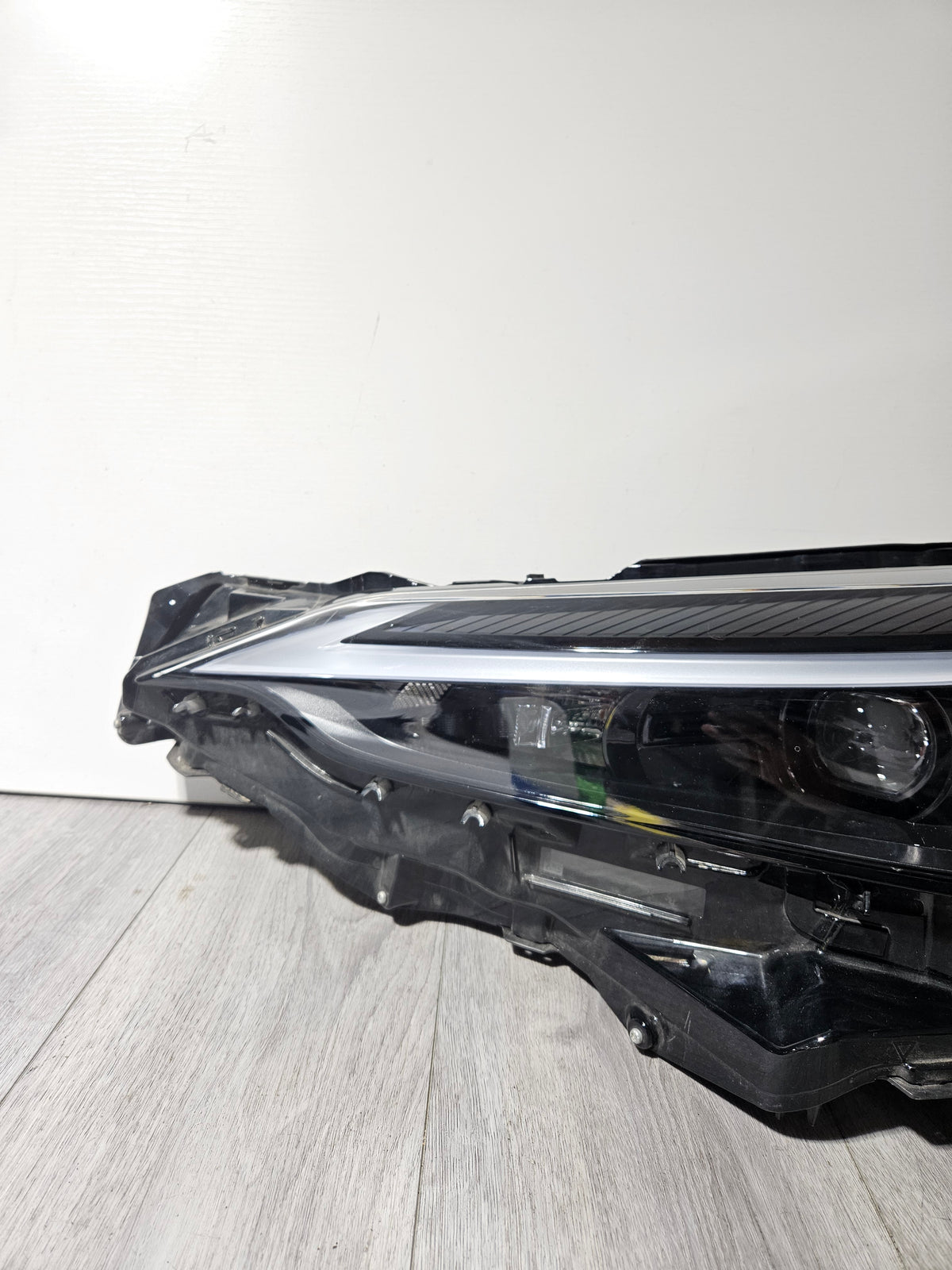 2022-2025 LEXUS NX DRIVER SIDE HEADLIGHT OEM USED 10100-8A0M0