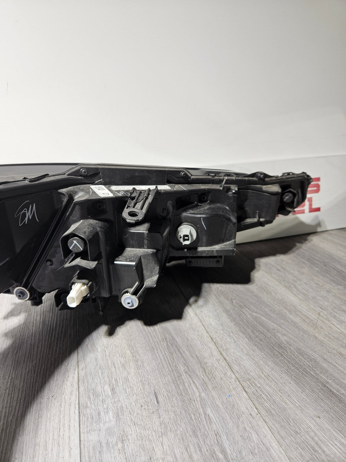 2022-2025 LEXUS NX DRIVER SIDE HEADLIGHT OEM USED 10100-8A0M0