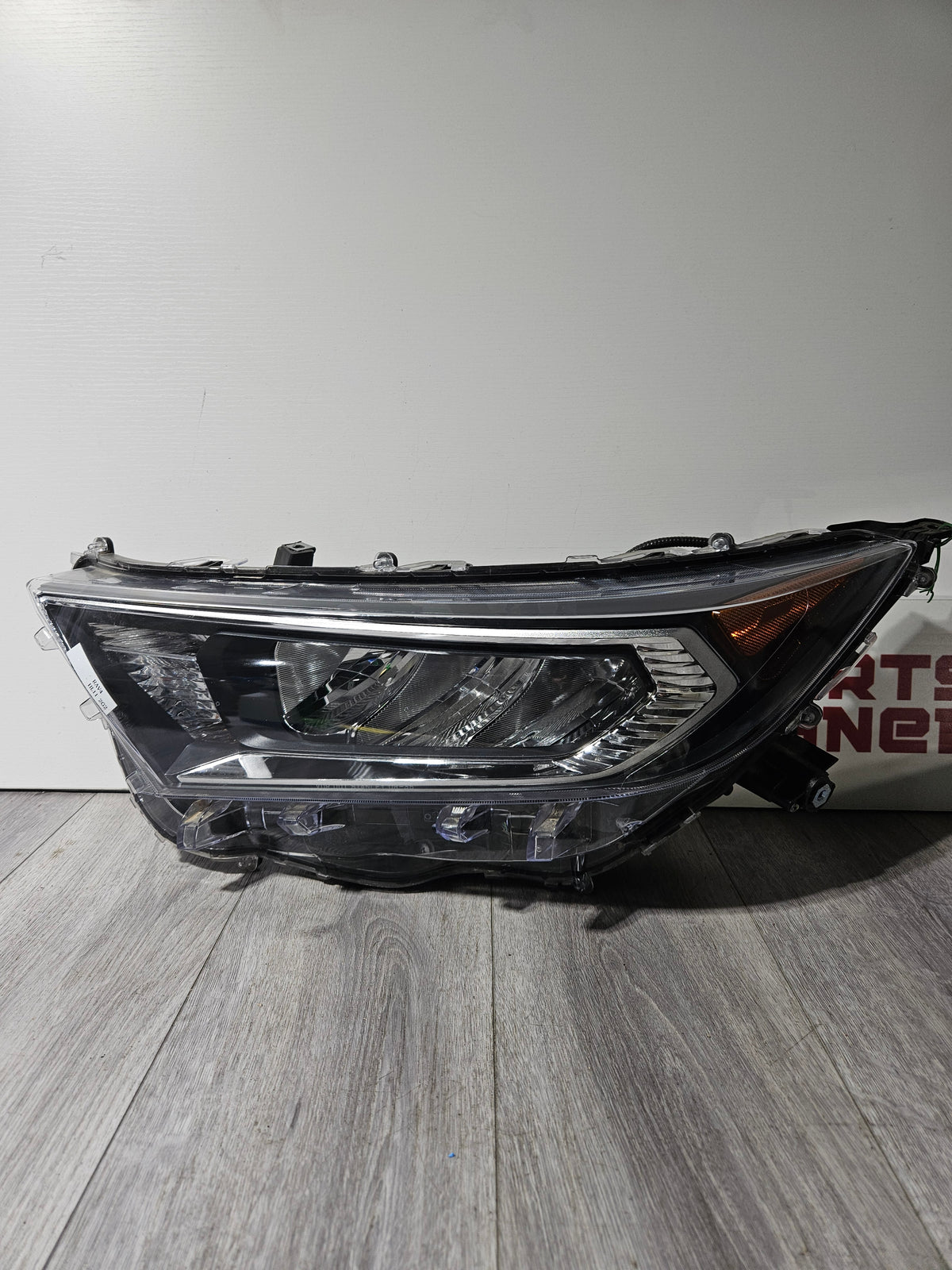 2019-2021 TOYOTA RAV4 DRIVER SIDE HEADLIGHT OEM USED