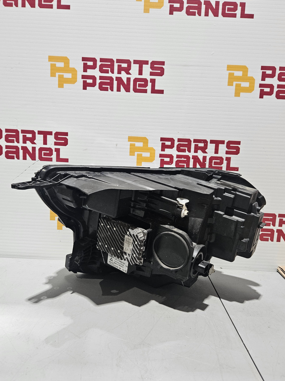 2025-2026 GMC TERRAIN LED PASSENGER SIDE HEADLIGHT OEM USED 26575119