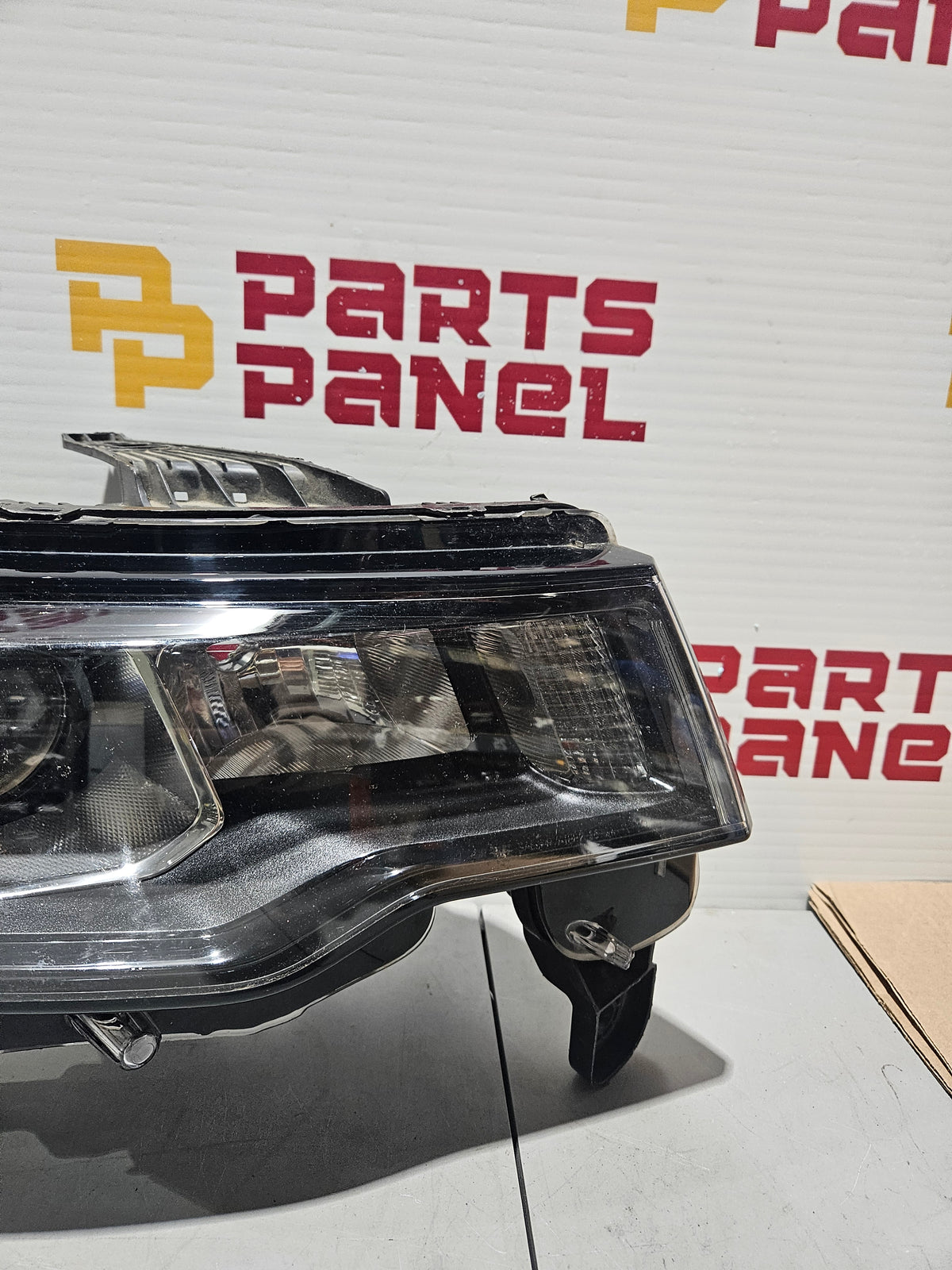 2017-2022 JEEP GRAND CHEROKEE PASSENGER SIDE HEADLIGHT 68266646AE OEM USED