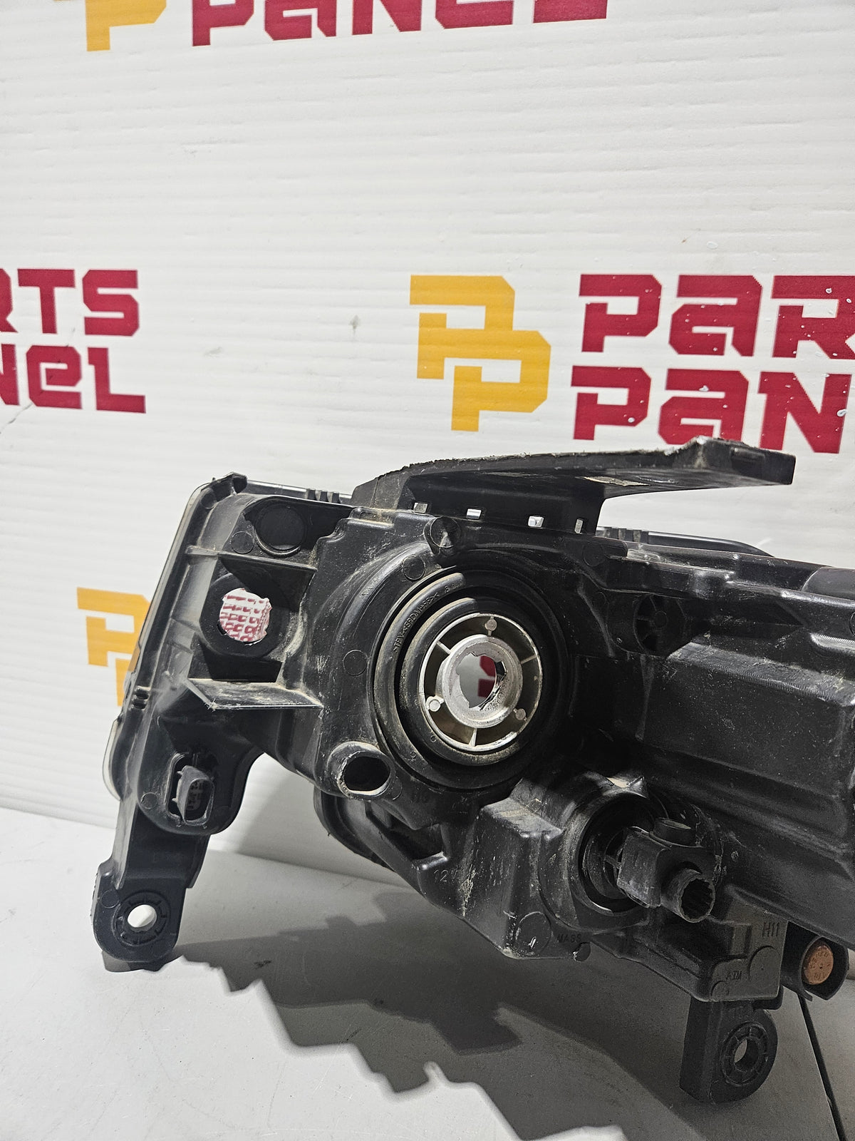 2017-2022 JEEP GRAND CHEROKEE PASSENGER SIDE HEADLIGHT 68266646AE OEM USED
