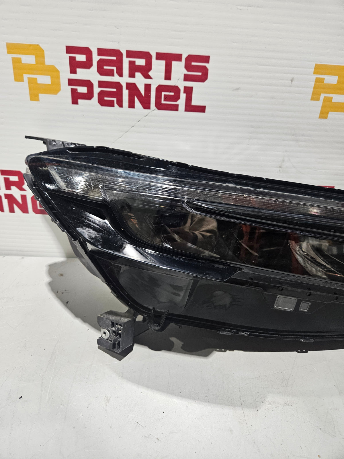 2023-2026 HONDA CR-V LED DRIVER SIDE HEADLIGHT OEM USED