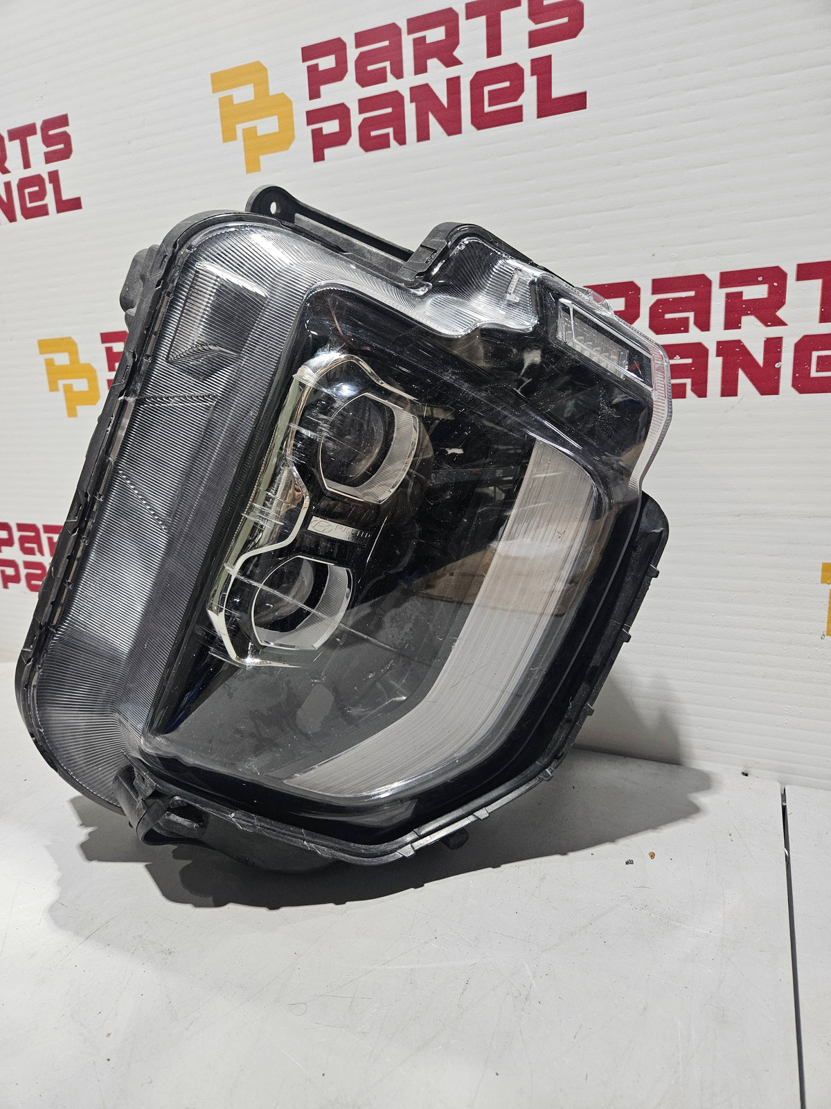 2020-2022 HYUNDAI PLAISADE DRIVER SIDE LED HEADLIGHT OEM USED