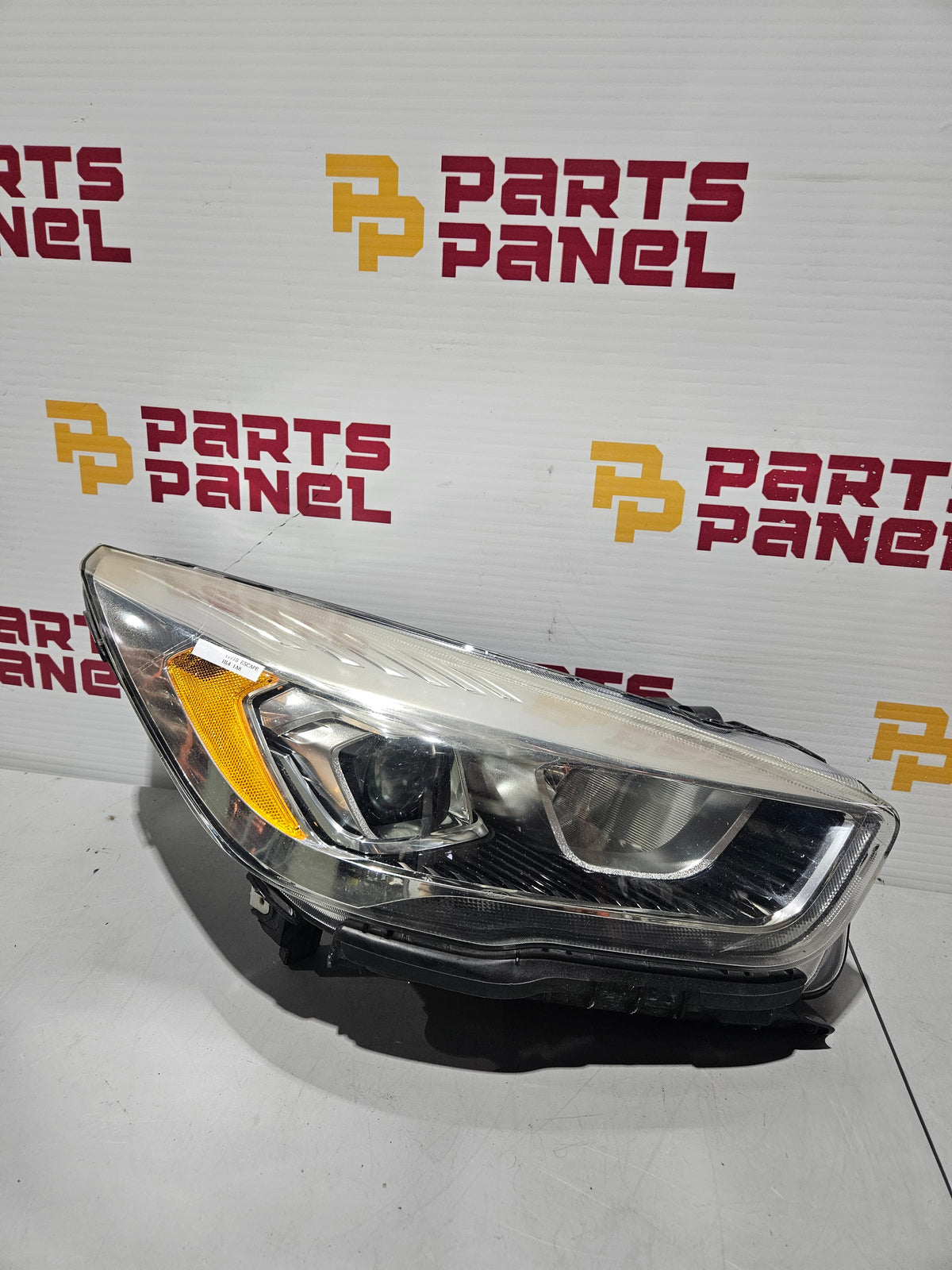 2017-2019 FORD ESCAPE PASSENGER SIDE HYBRID HEADLIGHT OEM USED GJ54-13W029-BF