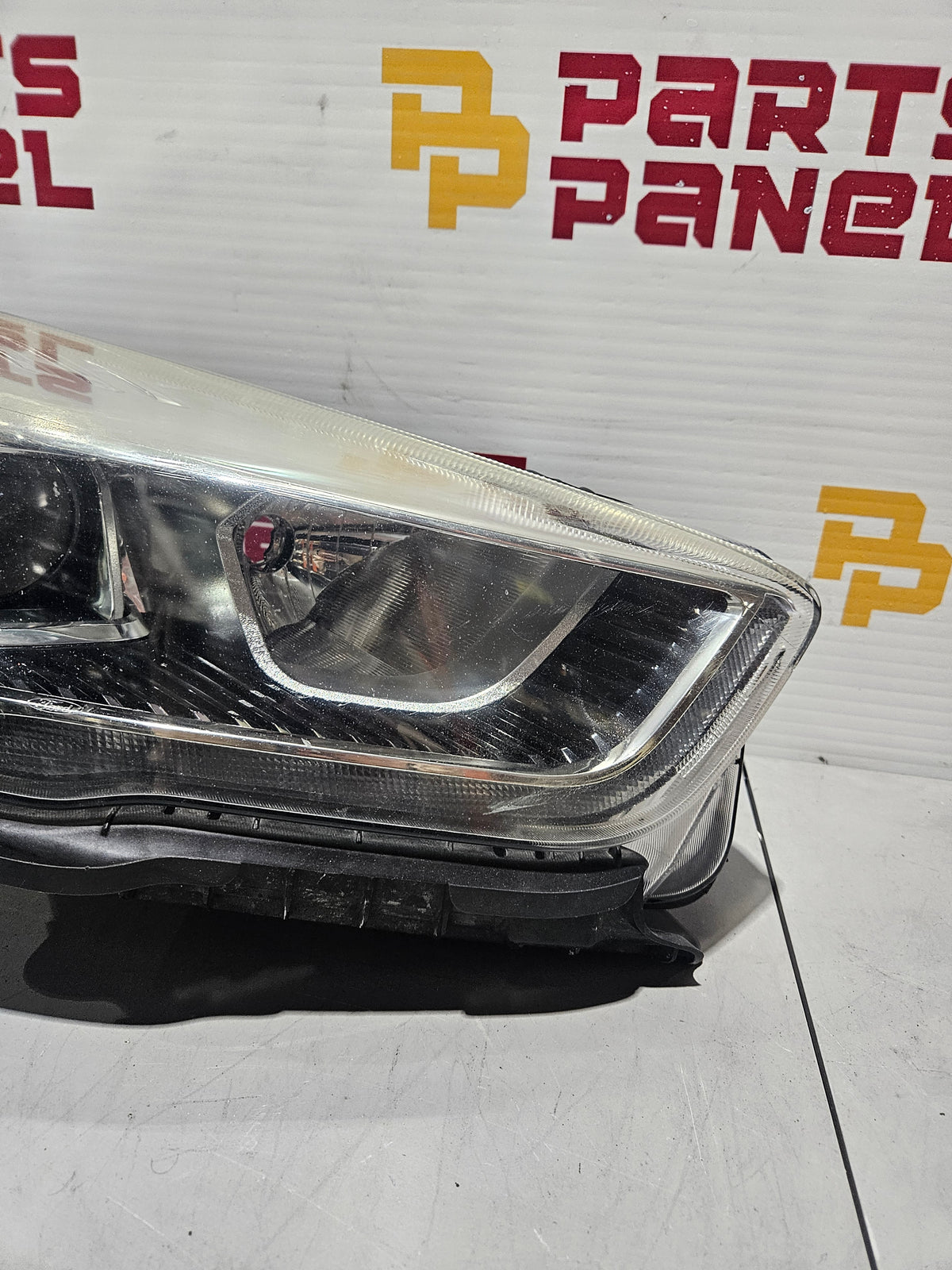 2017-2019 FORD ESCAPE PASSENGER SIDE HYBRID HEADLIGHT OEM USED GJ54-13W029-BF