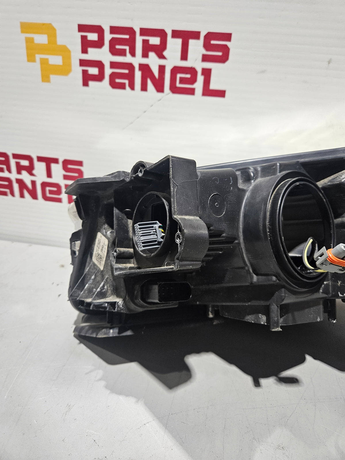 2017-2019 FORD ESCAPE PASSENGER SIDE HYBRID HEADLIGHT OEM USED GJ54-13W029-BF