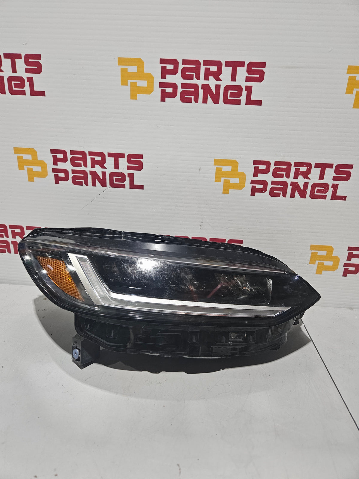 2023-2025 HONDA HR-V PASSENGER SIDE LED HEADLIGHT OEM USED 33100-3W0-A02