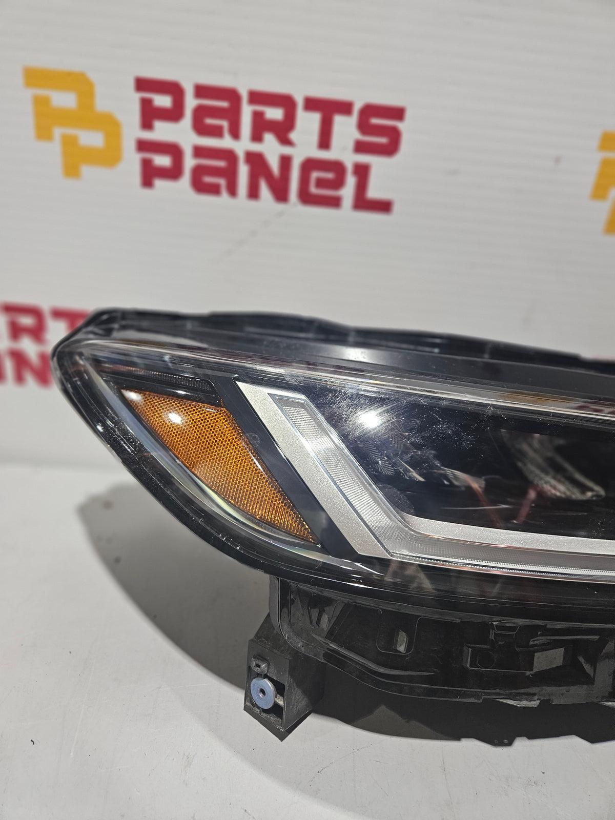 2023-2025 HONDA HR-V PASSENGER SIDE LED HEADLIGHT OEM USED 33100-3W0-A02