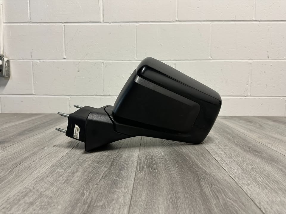 2019 - 2024 CHEVY SILVERADO 1500 LEFT / DRIVER SIDE DOOR MIRROR OEM 84823128