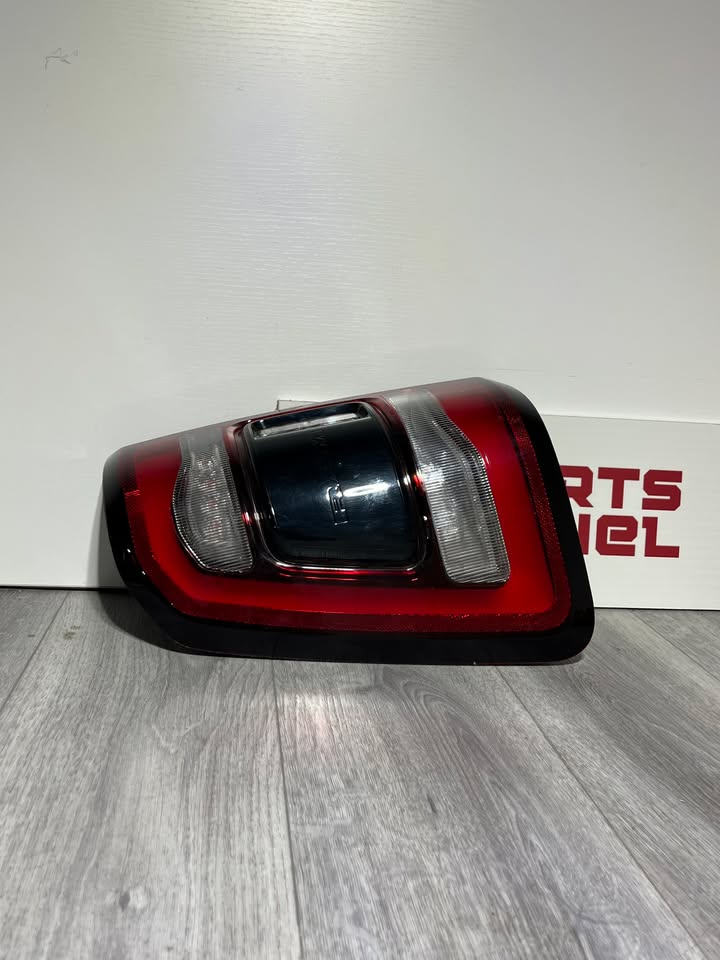 2019-2024 RAM 1500 DRIVER HAND SIDE TAIL LIGHT OEM 68262533AH