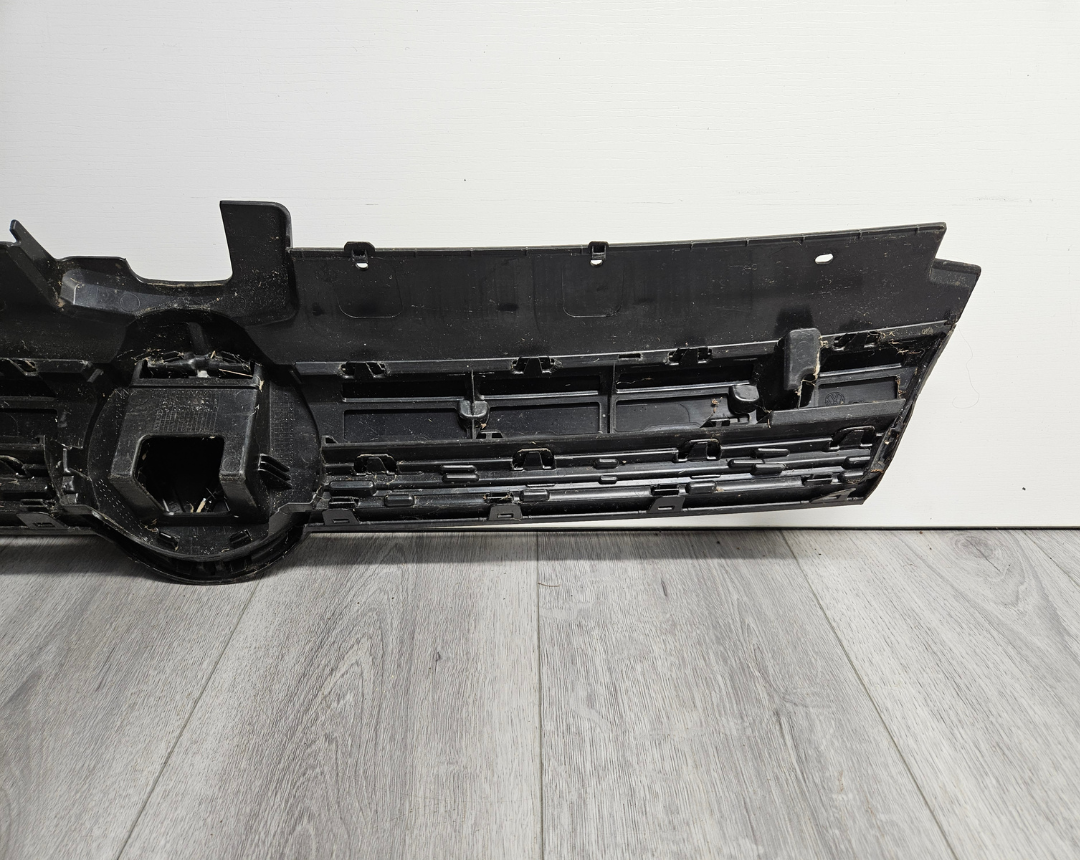 2017 - 2020 VOLKSWAGEN E-GOLF HATCHBACK FRONT UPPER GRILLE 5G0853653T