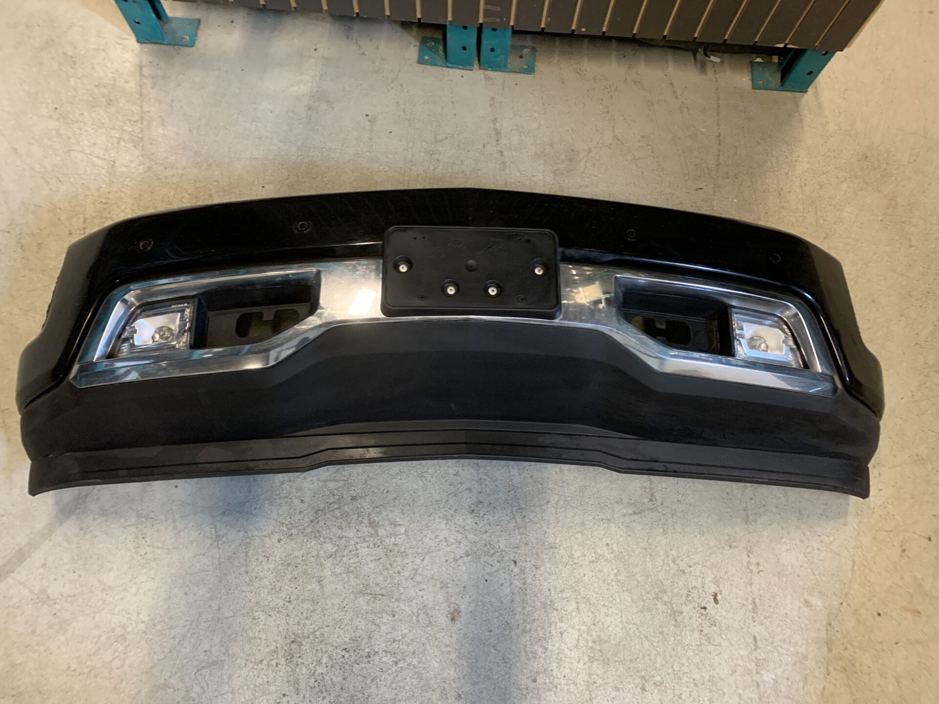 2019  - 2022 CHEVY SILVERADO 1500 FRONT BUMPER COMPLETE ASSEMBLY WITH SENSOR WITH FOG LIGHT 