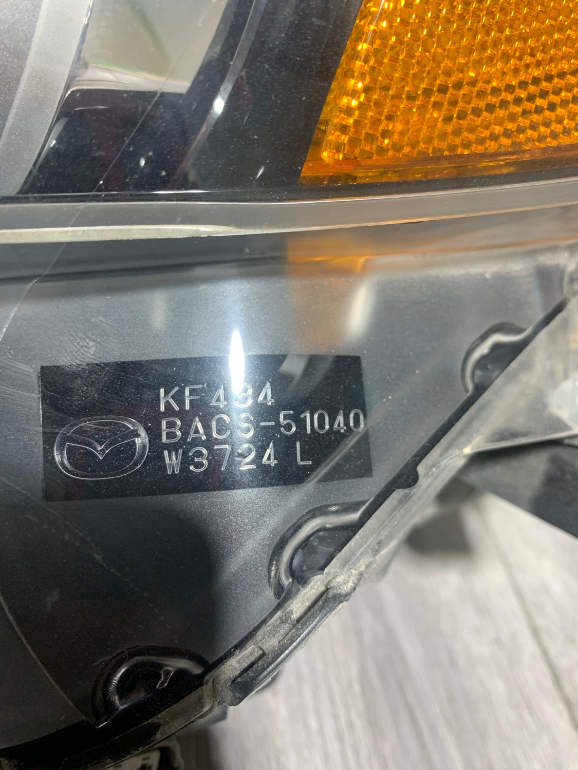 2017-2018 MAZDA 3 DRIVER SIDE SIDE LH SIDE HEADLIGHT OEM USED