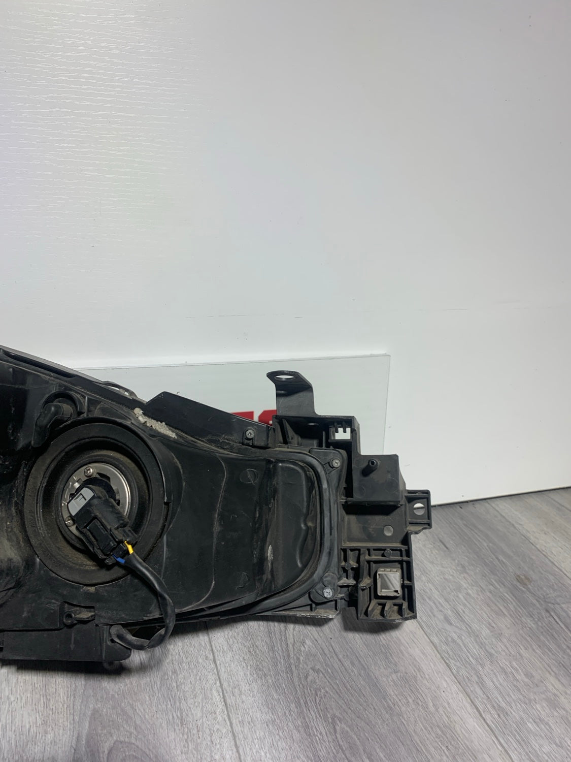 2017-2018 MAZDA 3 DRIVER SIDE SIDE LH SIDE HEADLIGHT OEM USED