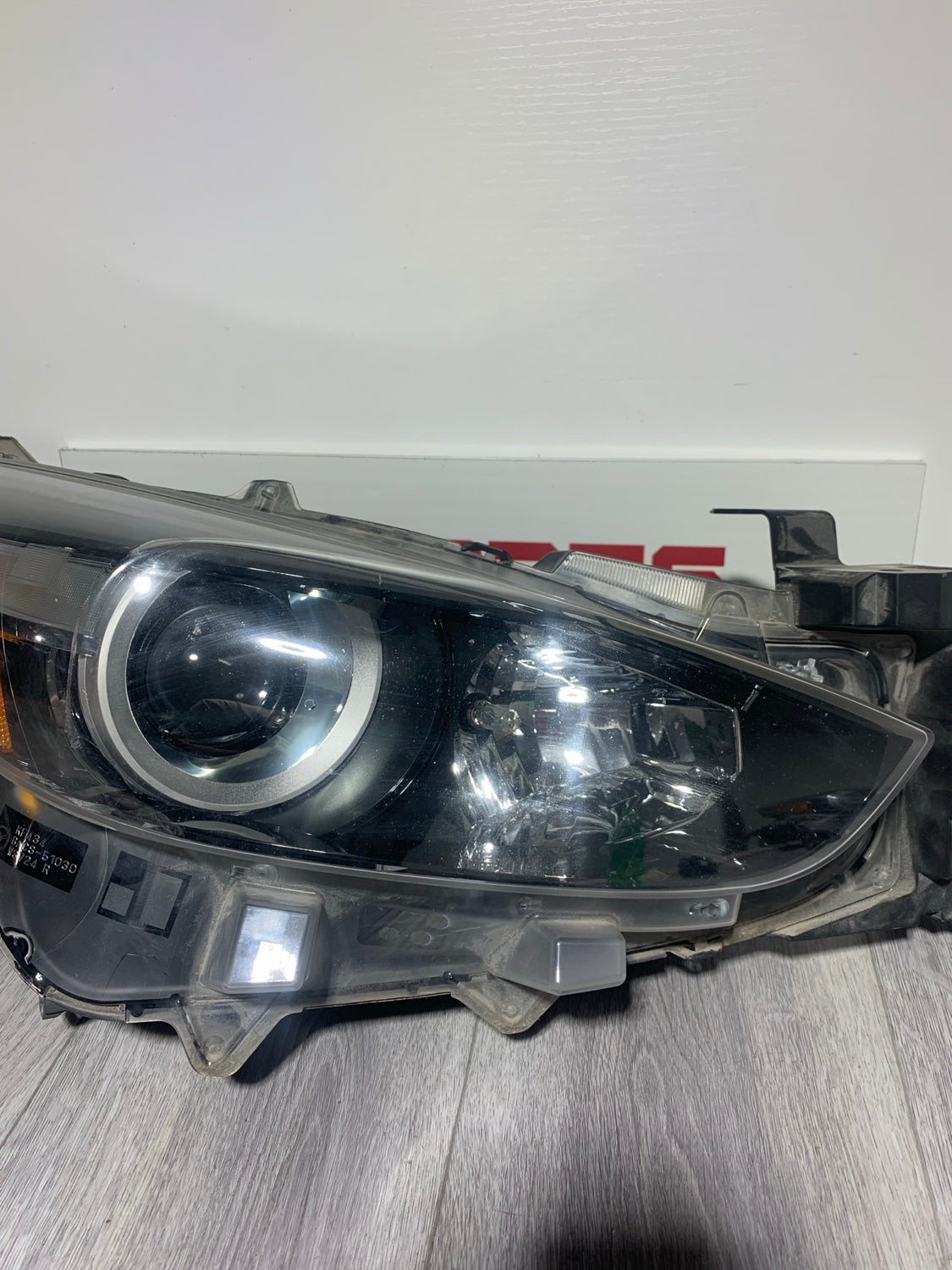 2017-2018 MAZDA 3 PASSENGER SIDE RH SIDE HEADLIGHT OEM USED
