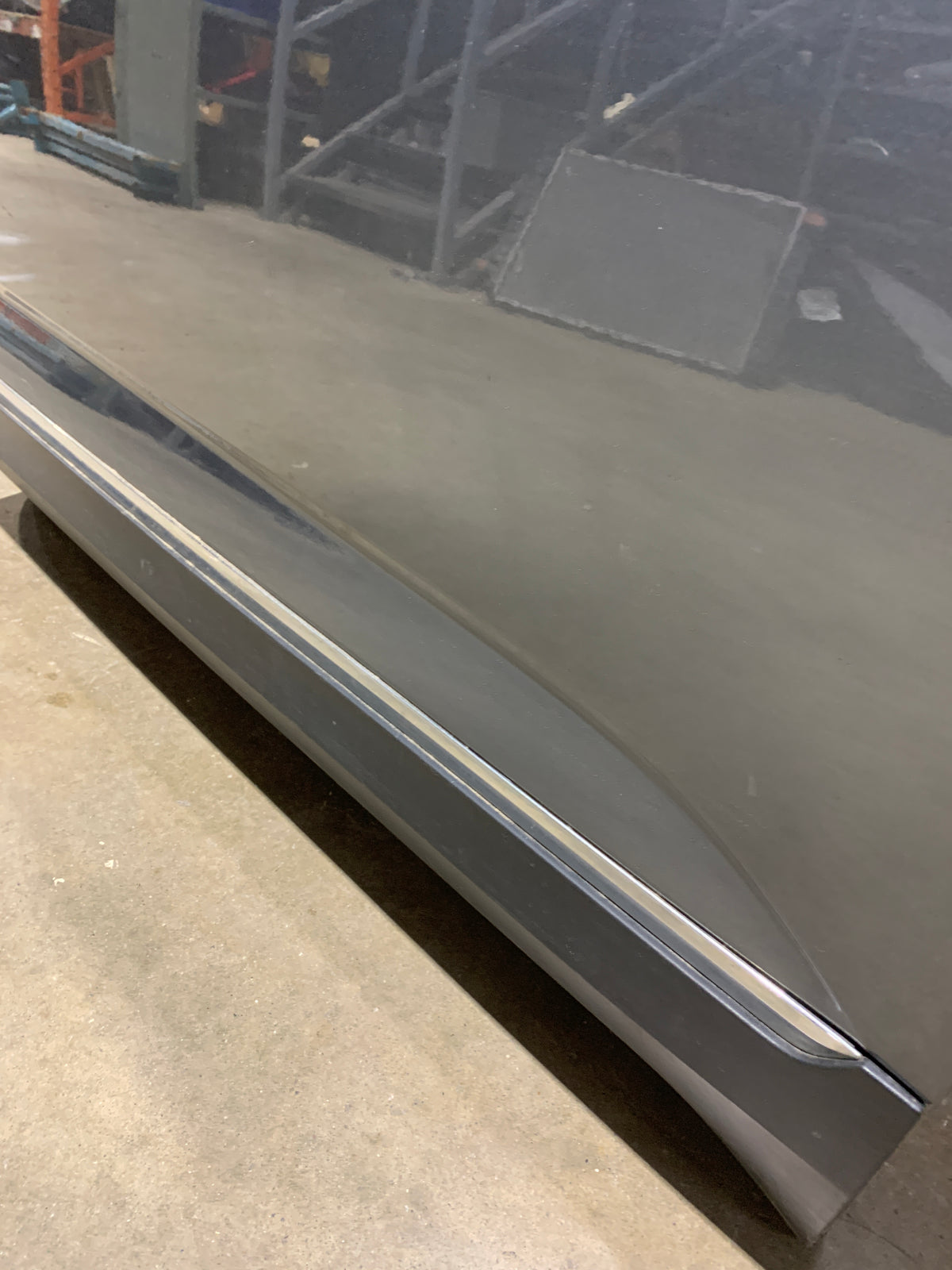 2018-2025 VOLKSWAGEN ATLAS PASSENGER SIDE FRONT DOOR OEM USED