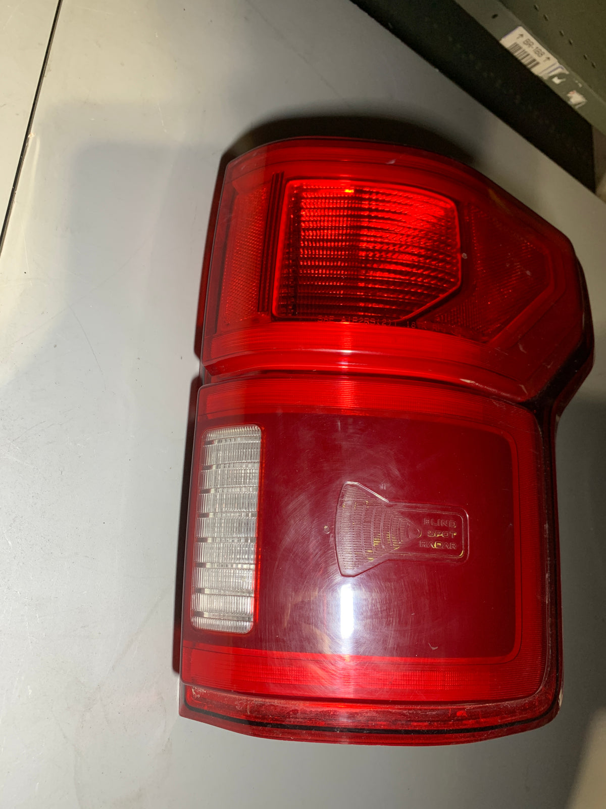 2018-2020 FORD F150 RIGH PASSENGER SIDE TAIL LIGHT WITH LED BLIND SPOT OEM KL34-13B504-CD