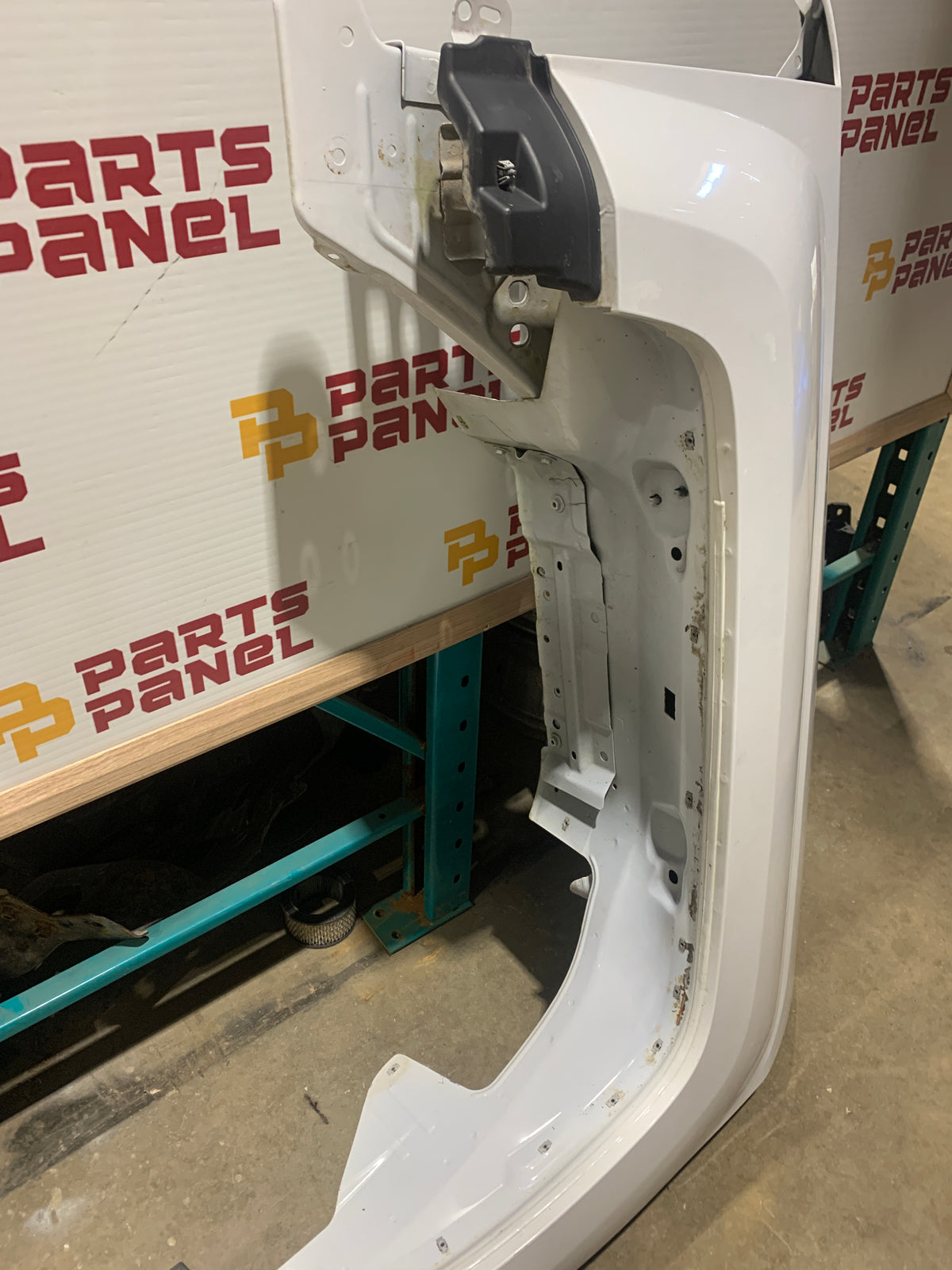 2014-2018 CHEVY SILVERADO 1500 2500 3500 DRIVER SIDE FENDER OEM USED