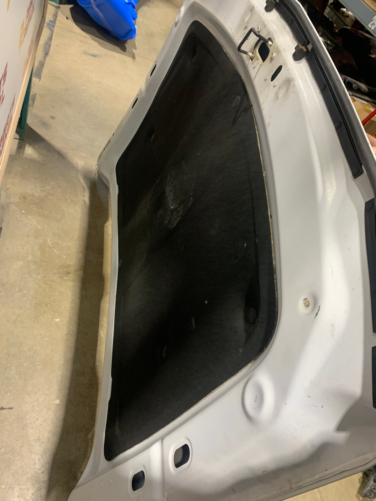 2016 - 2018 CHEVY SILVERADO 1500 WHITE HOOD OEM
