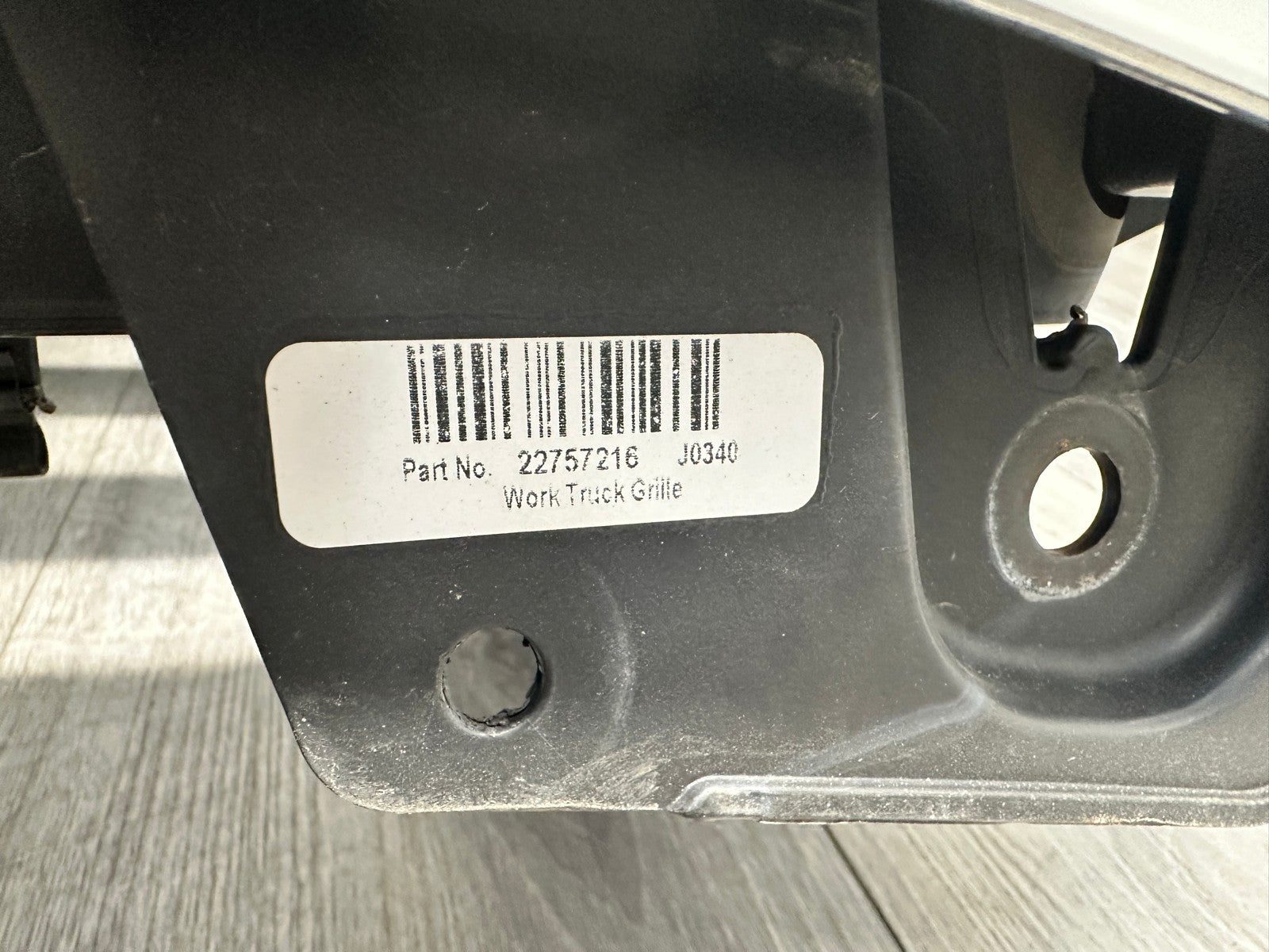 2014 - 2015 GMC SIERRA 1500 FRONT CHROME GRILLE OEM USED 22757216